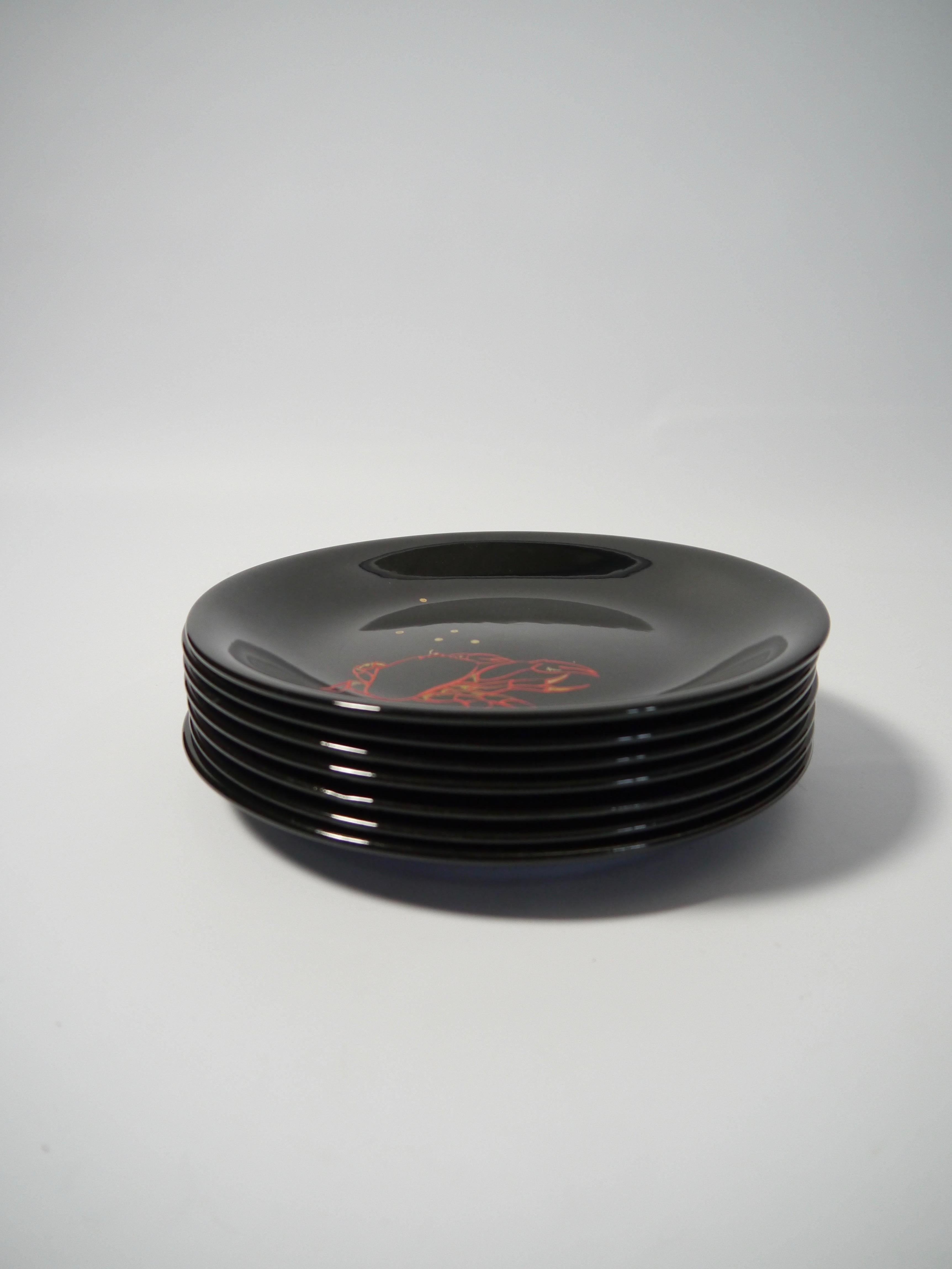 Mid-Century Modern Set of 7 Black Dining Plates with Hand Painted Aquatic Animals, France, 1960s For Sale