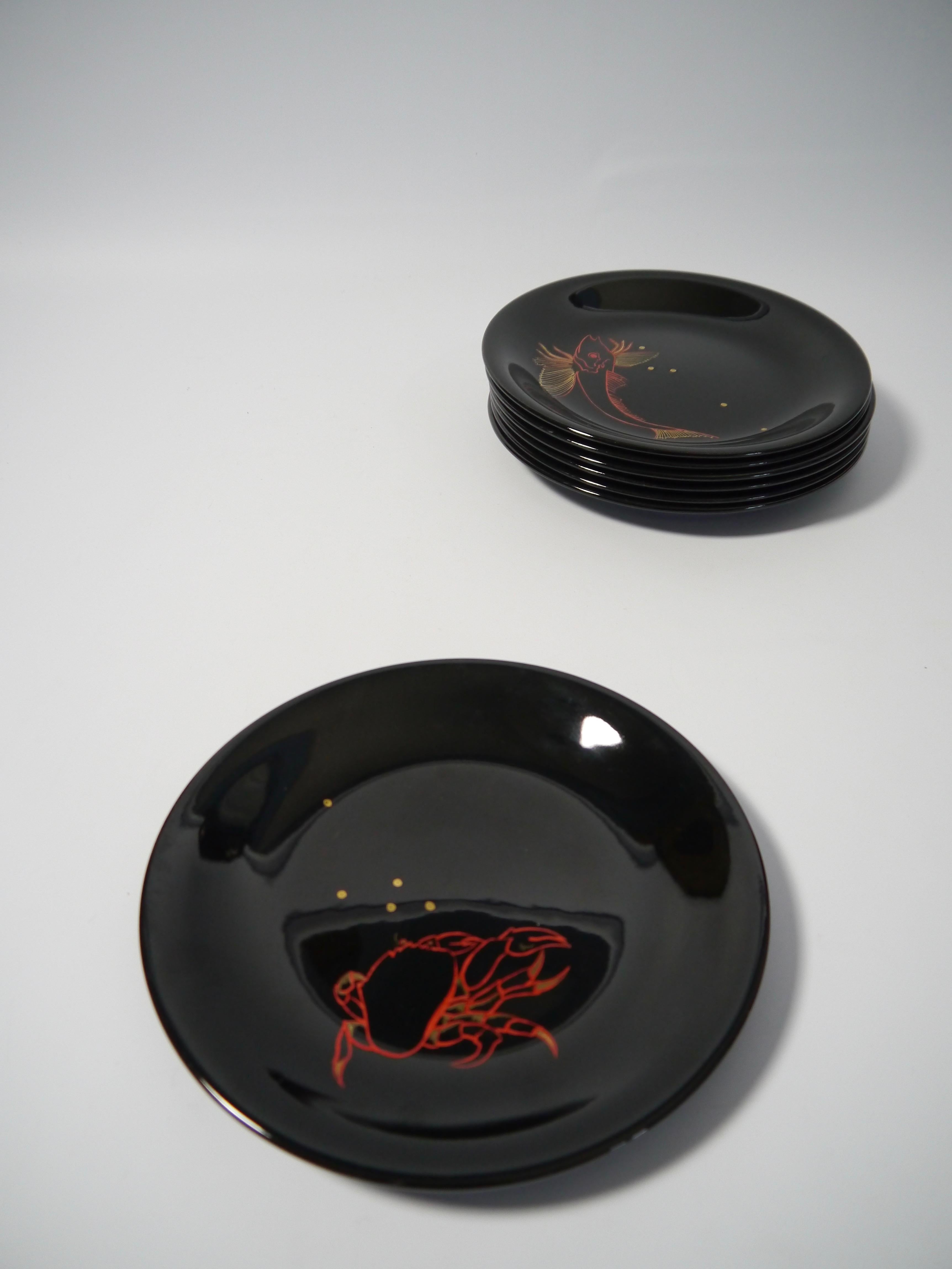French Set of 7 Black Dining Plates with Hand Painted Aquatic Animals, France, 1960s For Sale