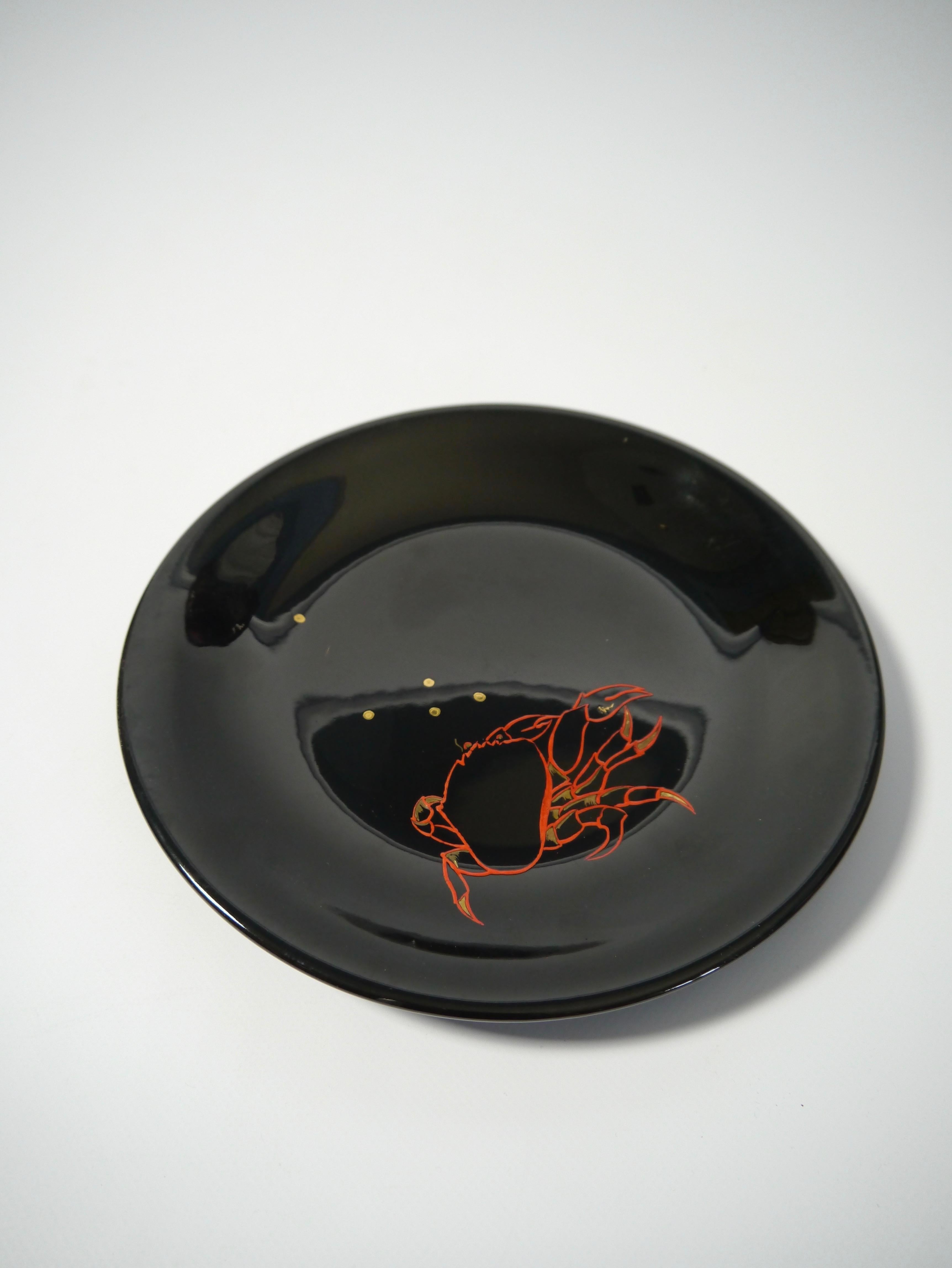 Hand-Painted Set of 7 Black Dining Plates with Hand Painted Aquatic Animals, France, 1960s For Sale