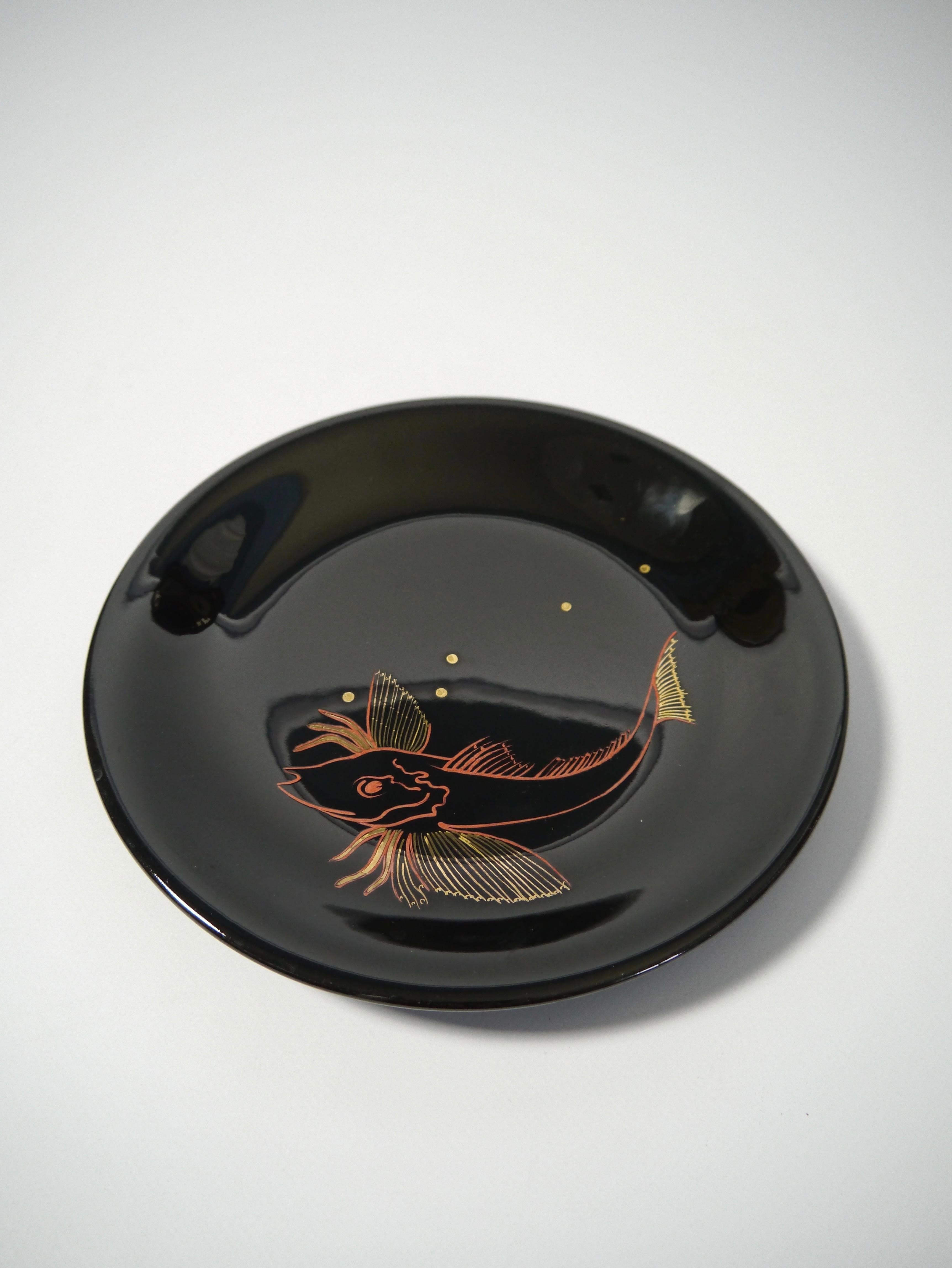 Porcelain Set of 7 Black Dining Plates with Hand Painted Aquatic Animals, France, 1960s For Sale