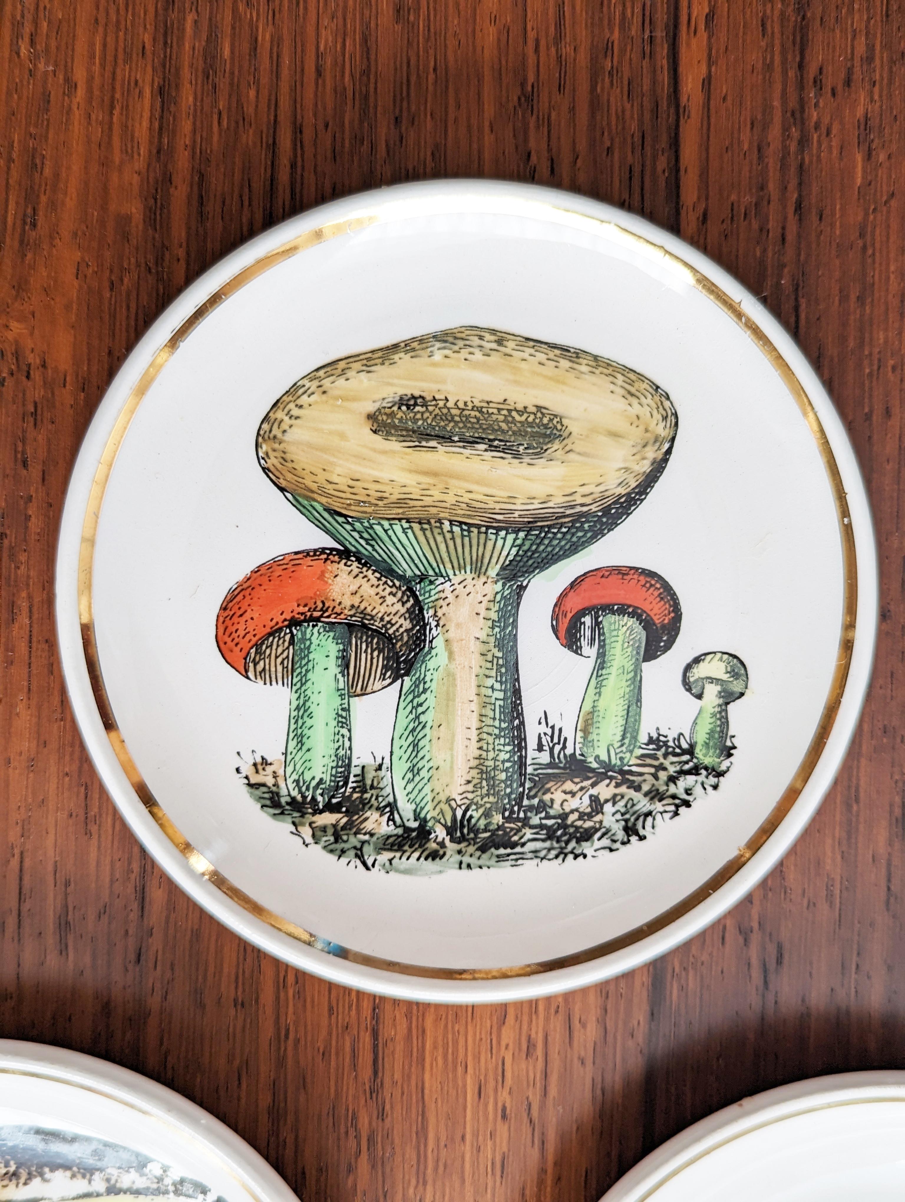 Mid-Century moderno Set di 7 sottobicchieri in ceramica con funghi di Bucciarelli, Milano in vendita