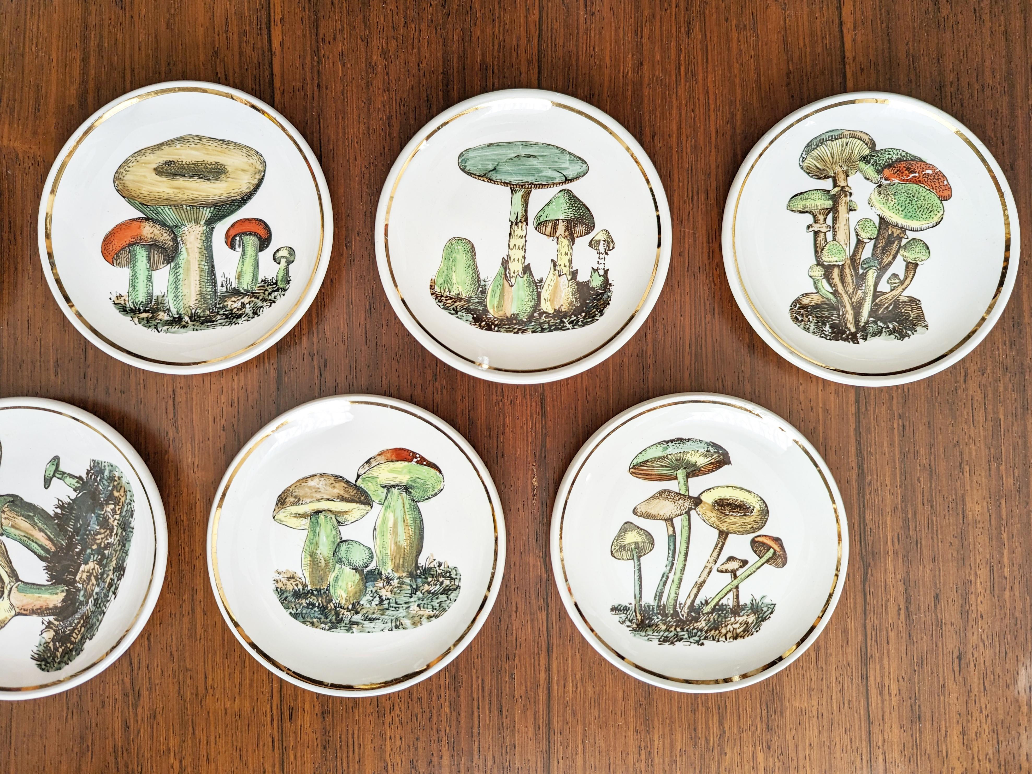 Italiano Set di 7 sottobicchieri in ceramica con funghi di Bucciarelli, Milano in vendita