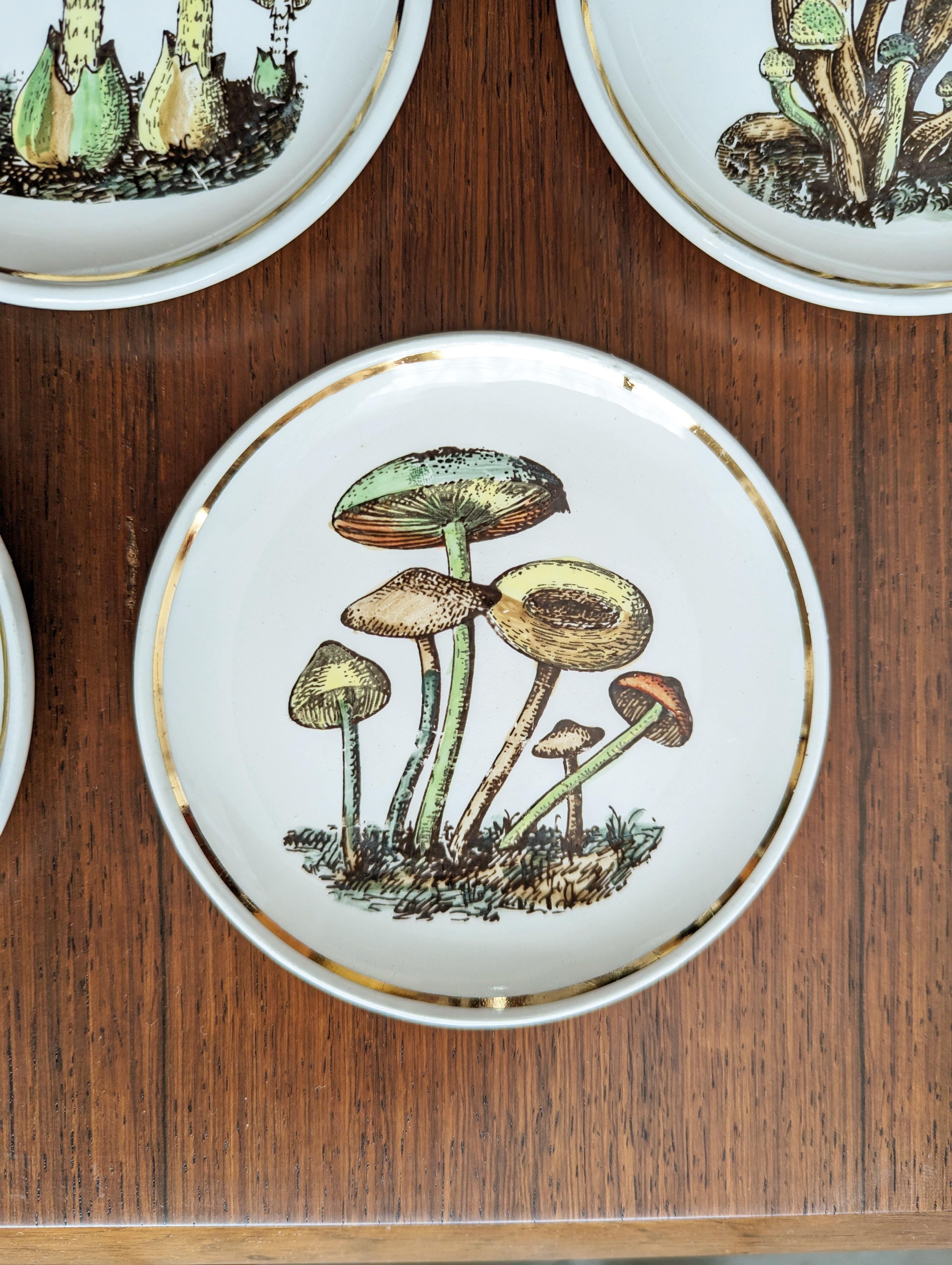 Set di 7 sottobicchieri in ceramica con funghi di Bucciarelli, Milano in vendita 2