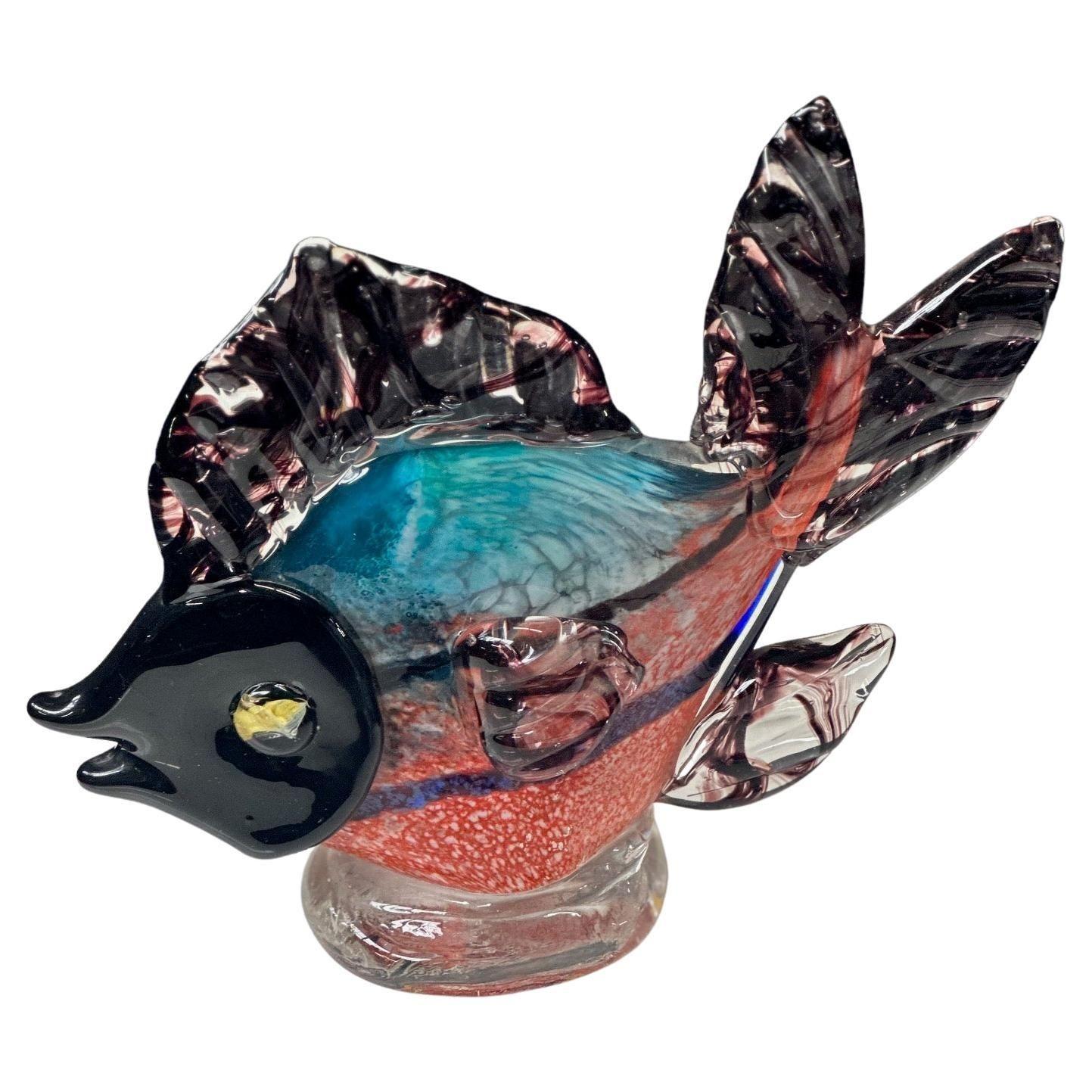 Set di sette pesci colorati vintage in vetro di Murano (per lo più pesci angelo, ma anche altri). Contiene una selezione di figurine italiane (con adesivo 