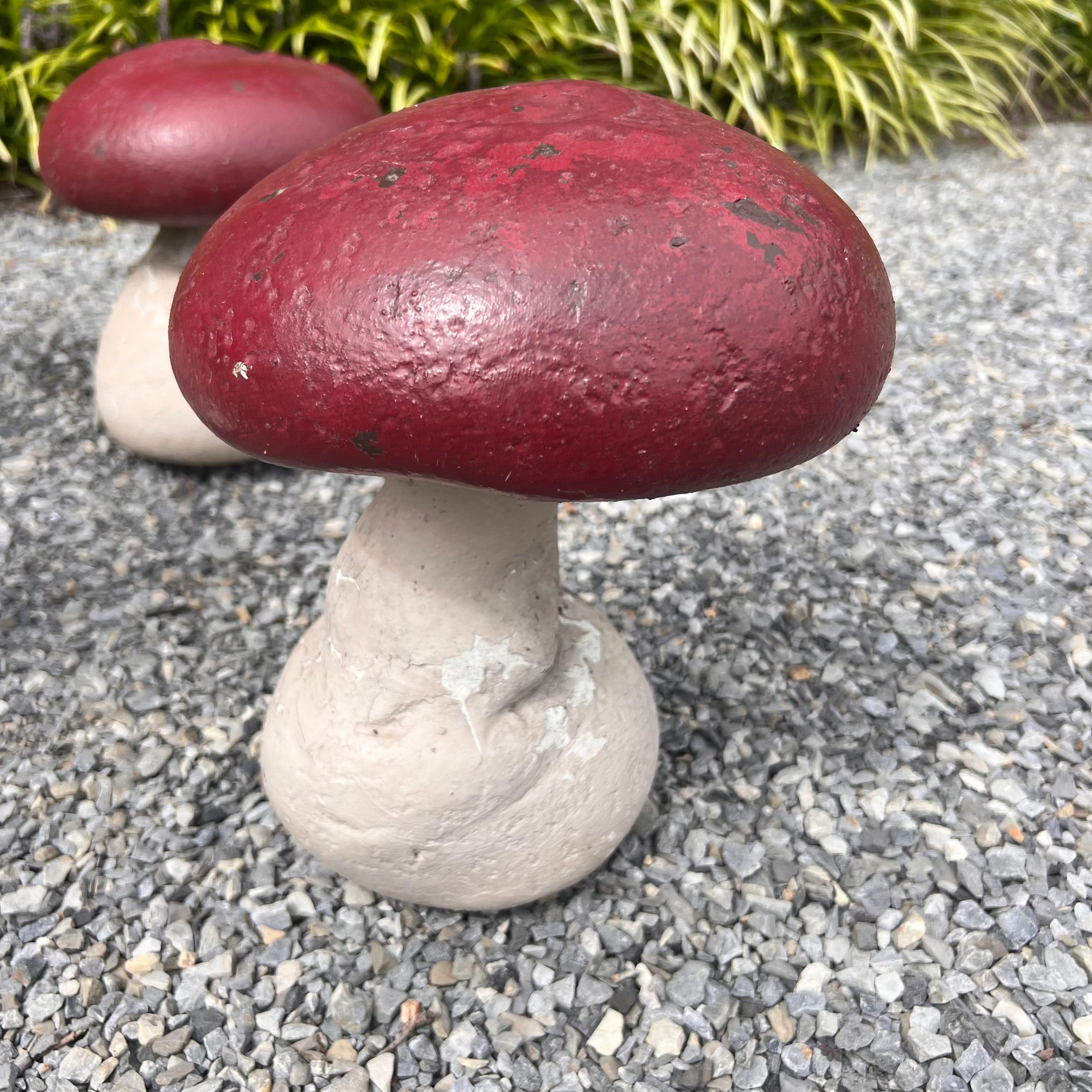 Set of 7 Concrete Garden Mushrooms, 1950s France In Good Condition For Sale In Los Angeles, CA