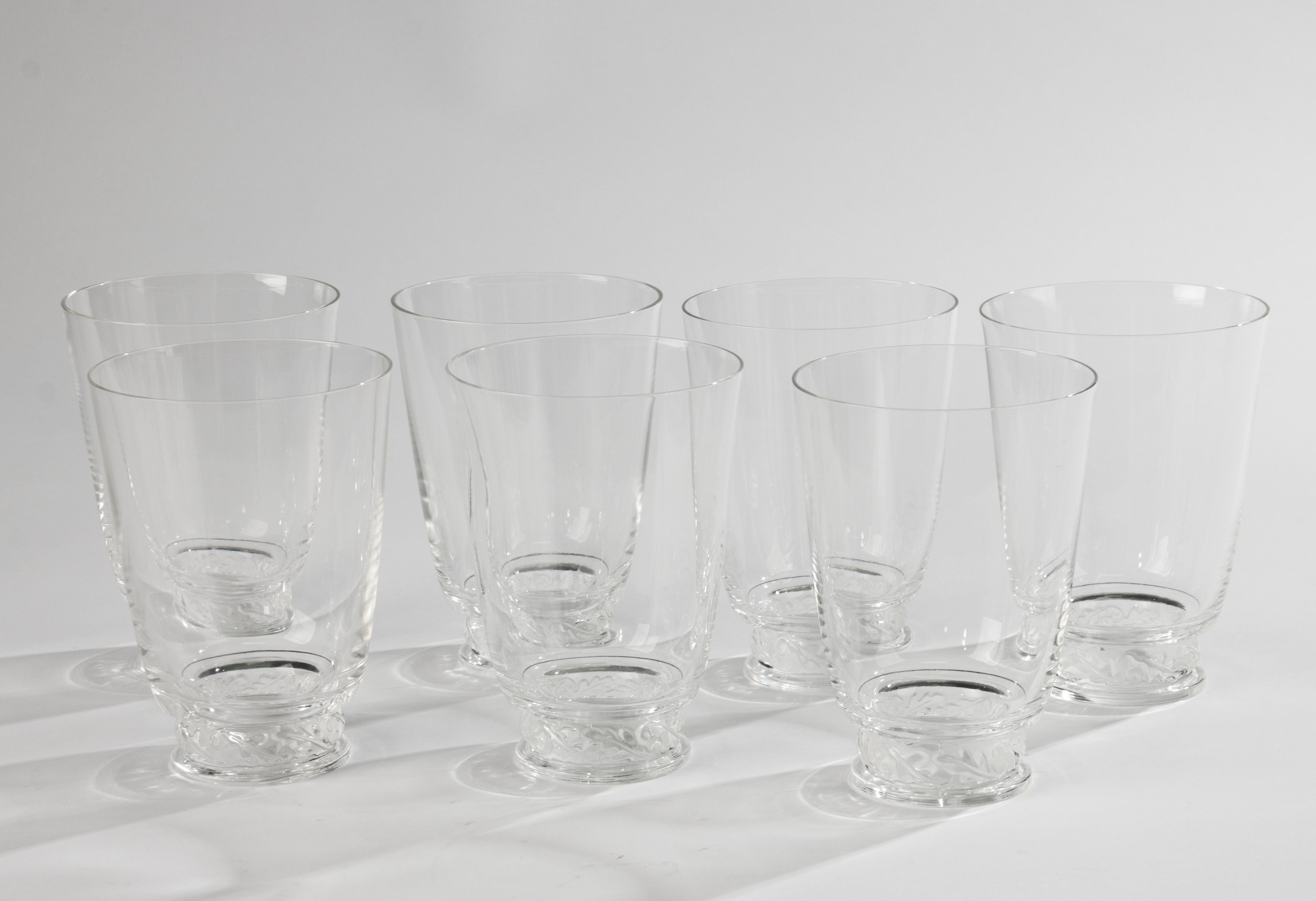 A beautiful set of seven crystal glasses by Lalique, model Saint Hubert. These glasses are made of high-quality crystal and have an elegant design with a finely detailed base.
The glasses are generously sized, making them perfect as water glasses,