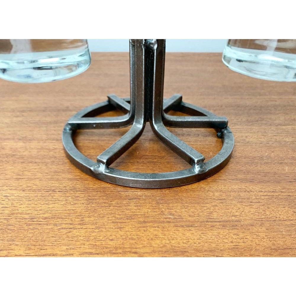 Juego de 7 candelabros de mesa daneses en metal y cristal, años 60 en venta 3