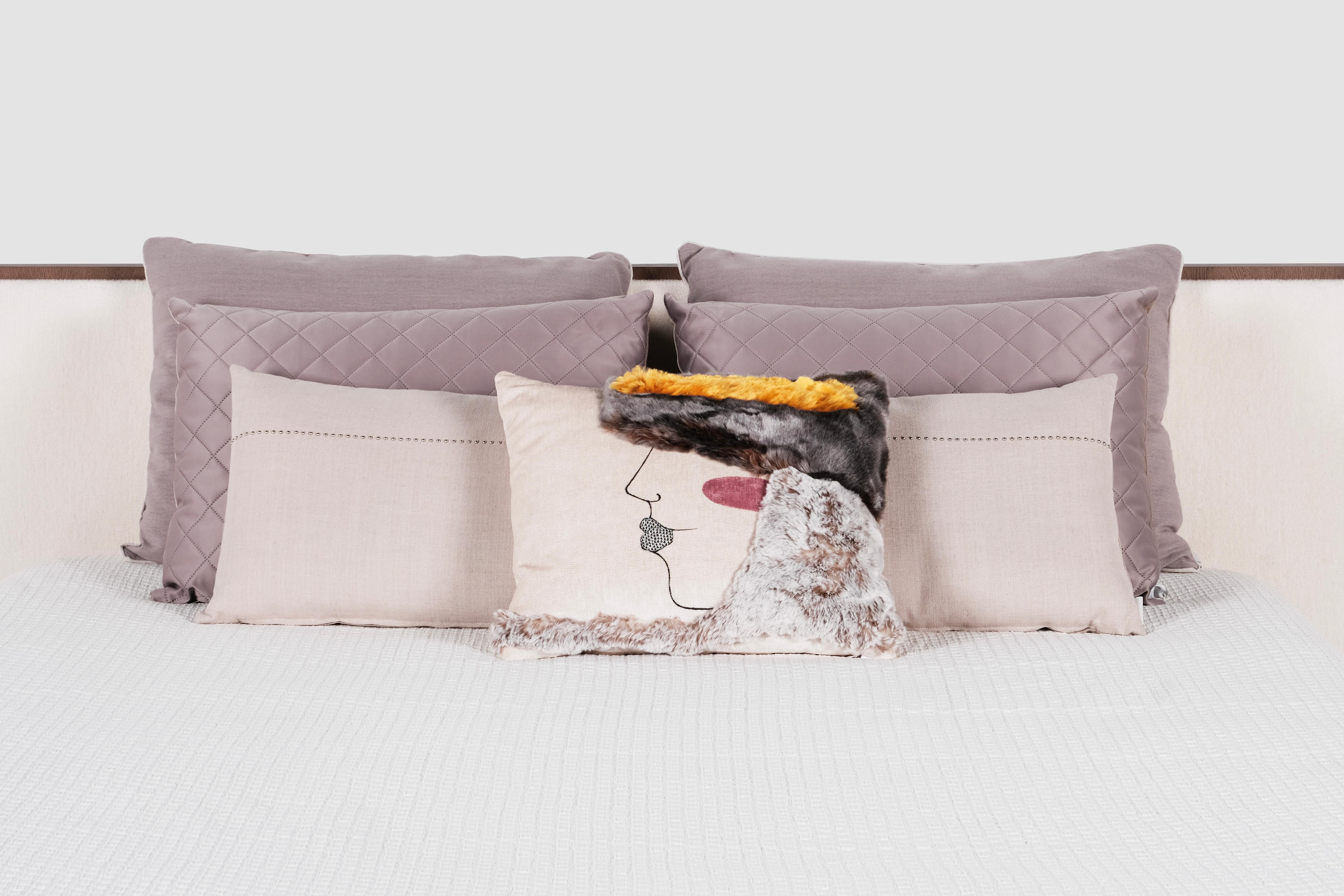 Modern Set of 7 Decorative Pillows Pearl Cream Fur Swarovski by Lusitanus For Sale