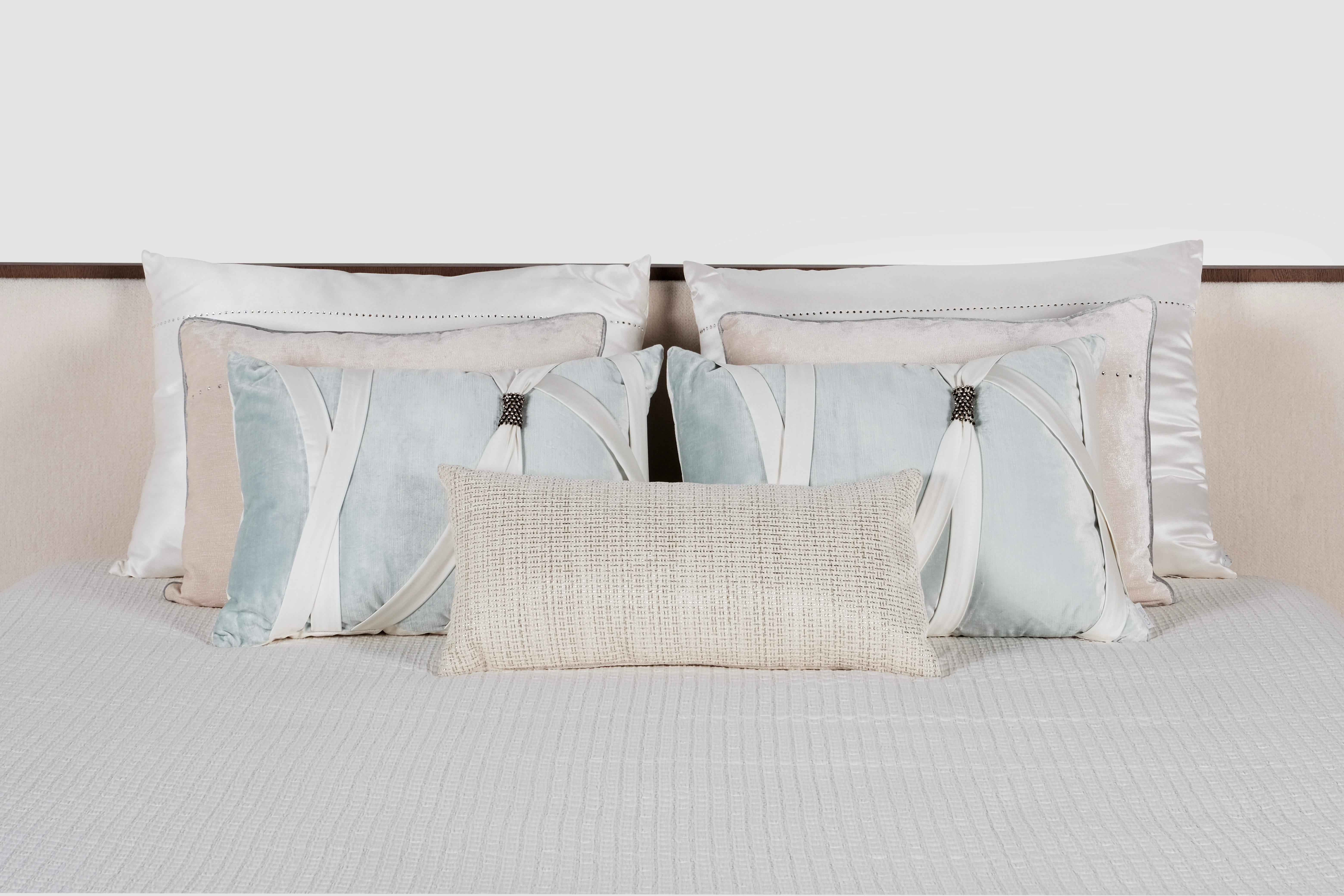 Modern Set of 7 Decorative Pillows Pearl Cream Light Blue Swarovski by Lusitanus For Sale