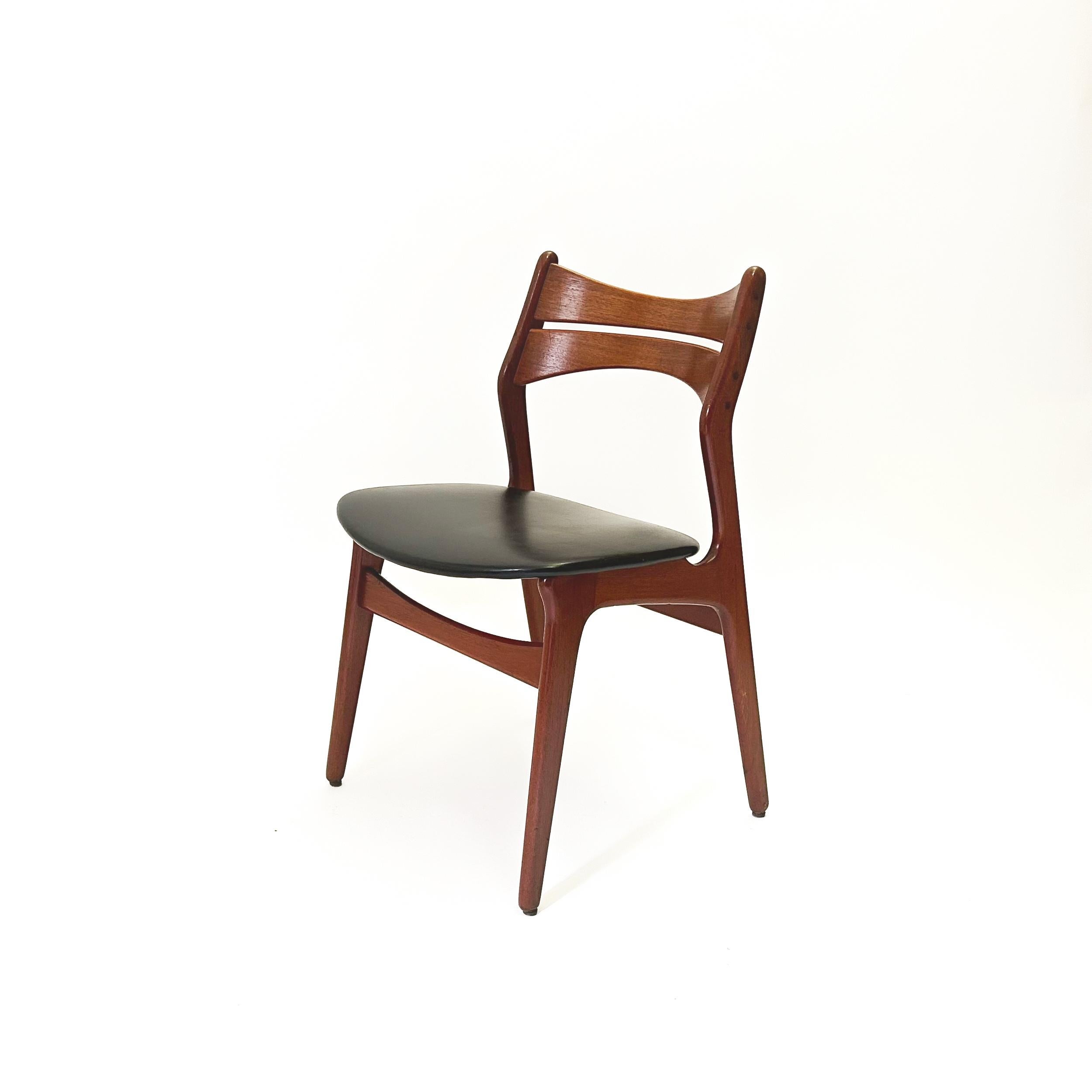 Set of 7 Dining Chairs by Eric Buch, Denmark, 1960s In Good Condition For Sale In Hilversum, NL