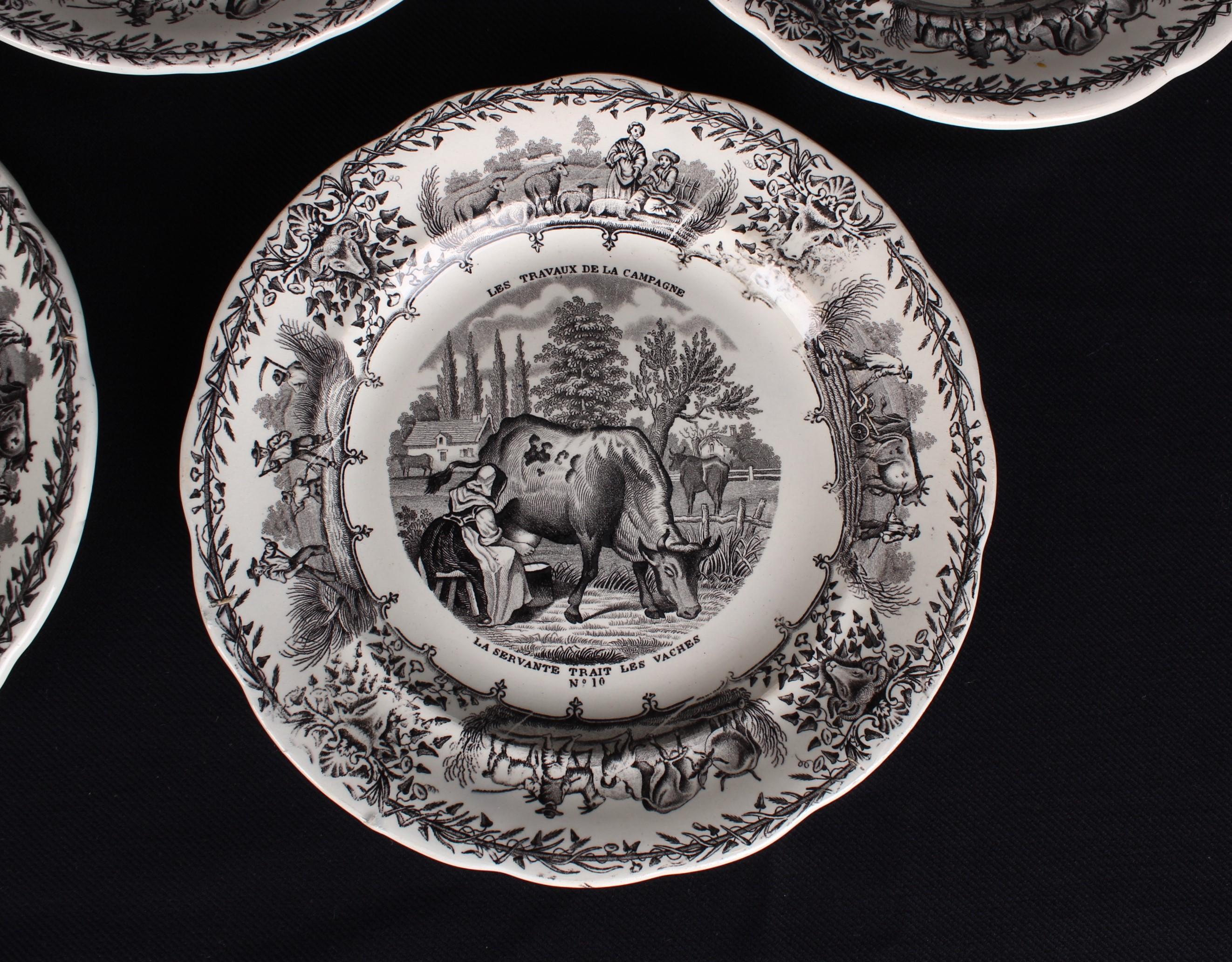 Late Victorian Set Of 7 Fayence Plates 