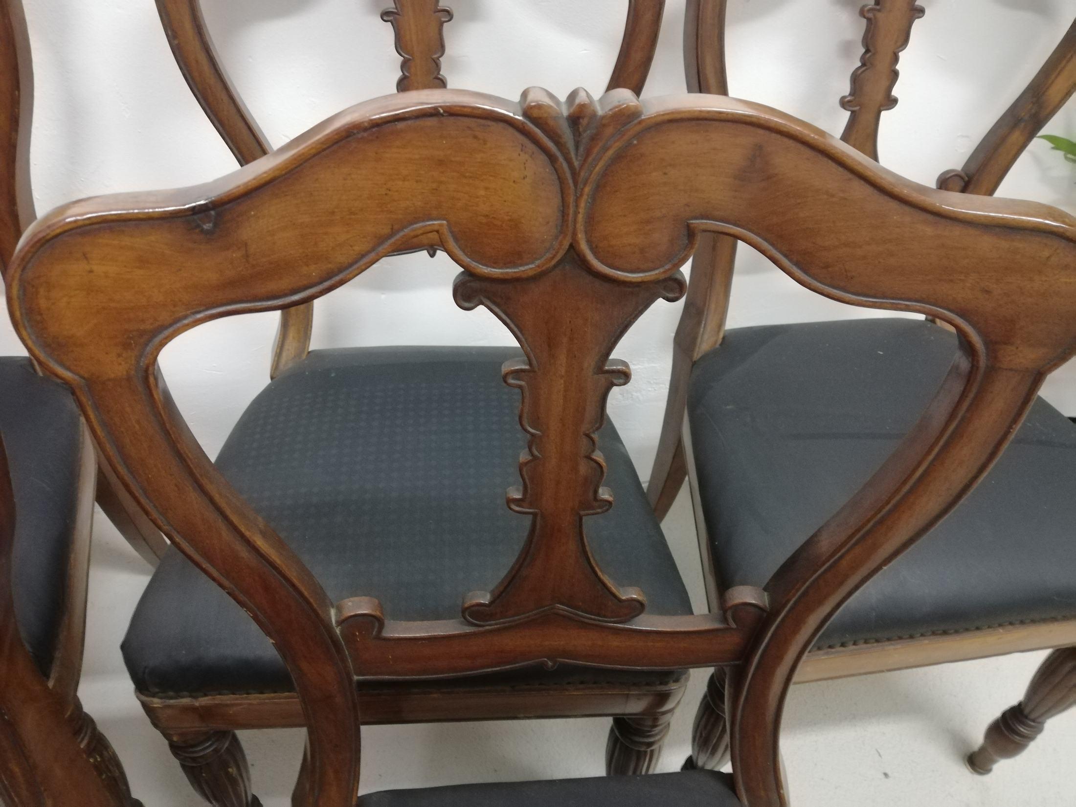 Hand-Crafted Set of 7 French Chairs 19th Century Charles X For Sale