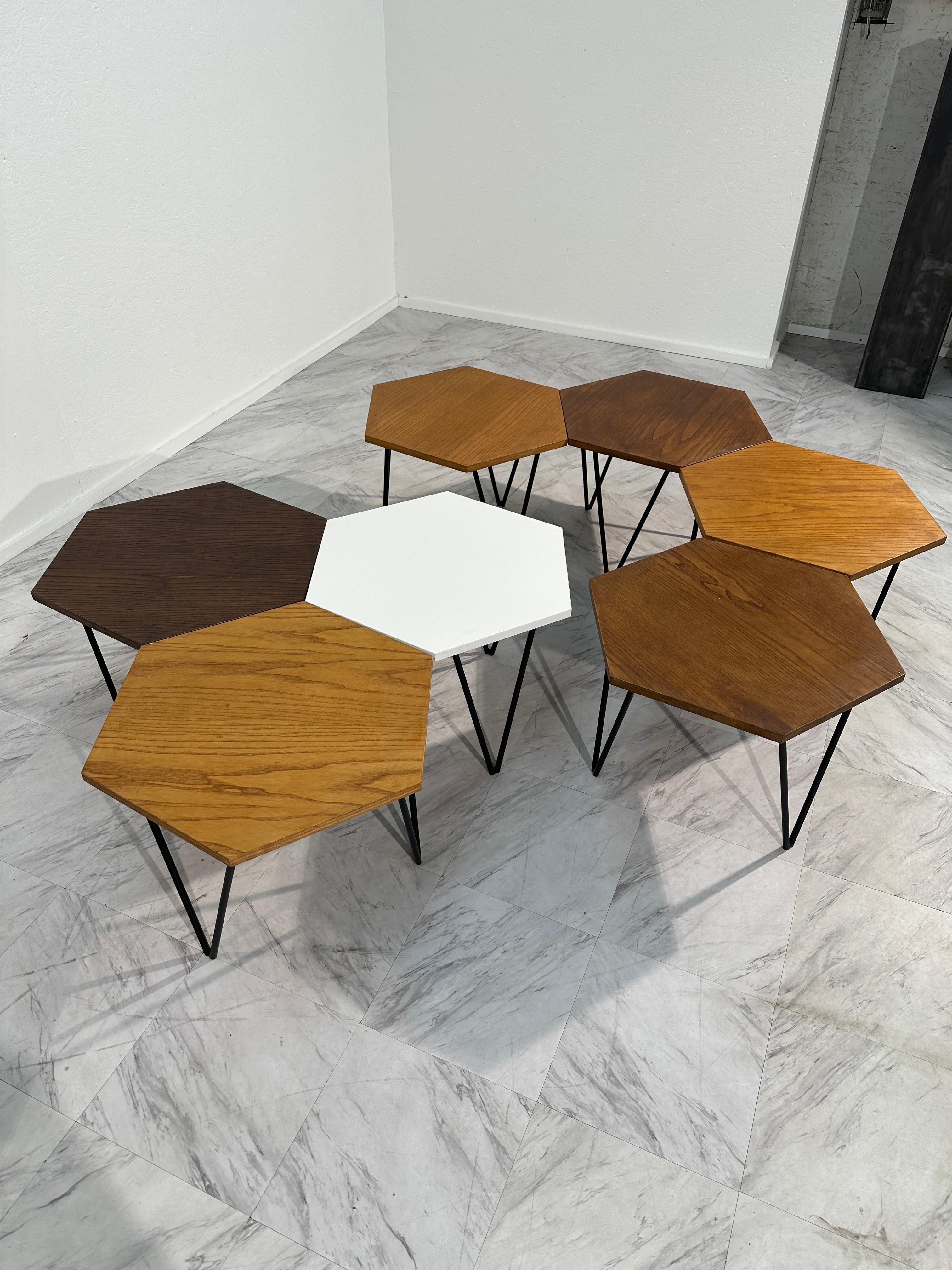 Set of 7 Gio Ponti Modular Hexagonal Coffee Tables, ISA Bergamo, Italy, 1950s In Good Condition For Sale In Los Angeles, CA