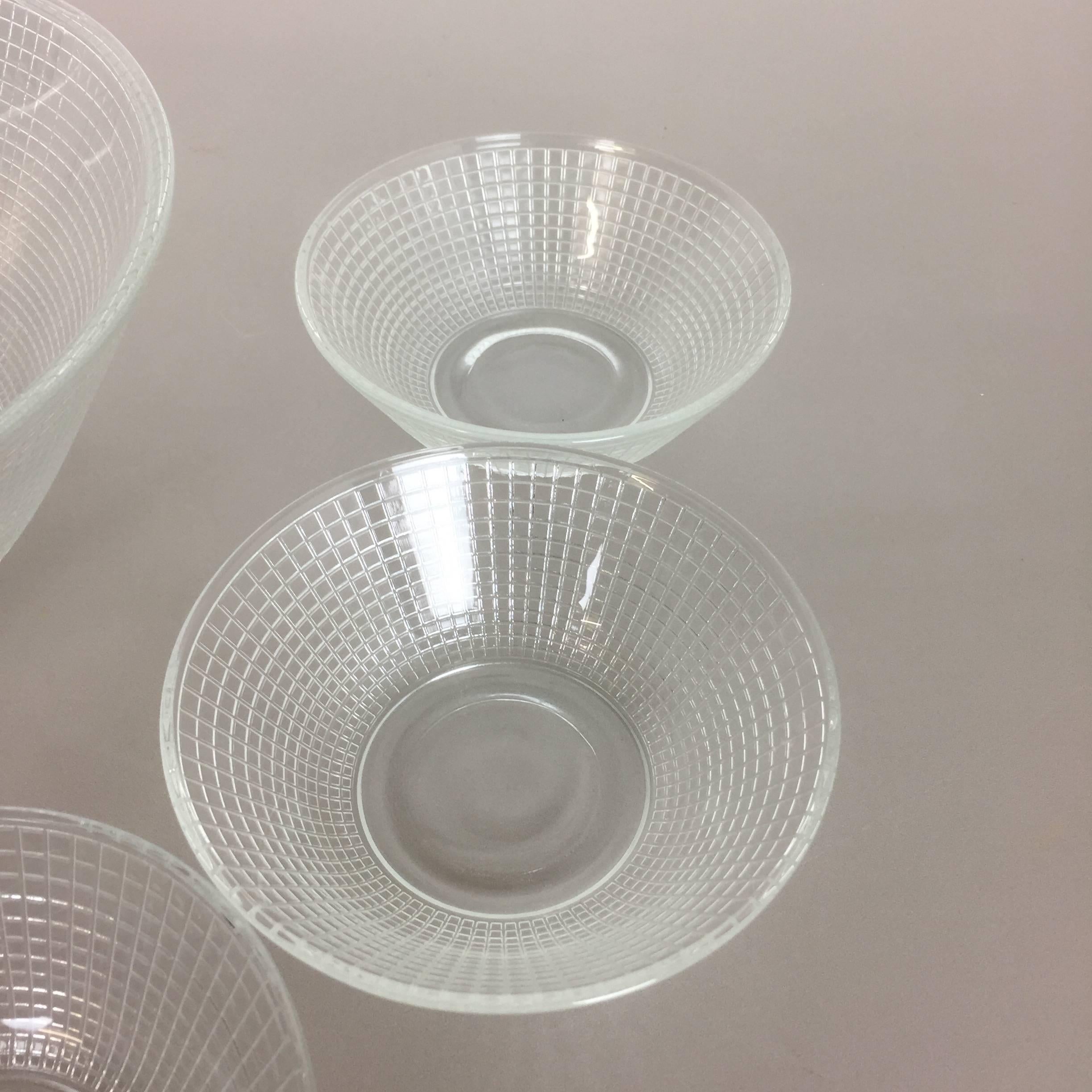 Verre Ensemble de 7 coquilles de verre de Wilhelm Wagenfeld pour Vlg Weisswasser, Allemagne, années 1960 en vente