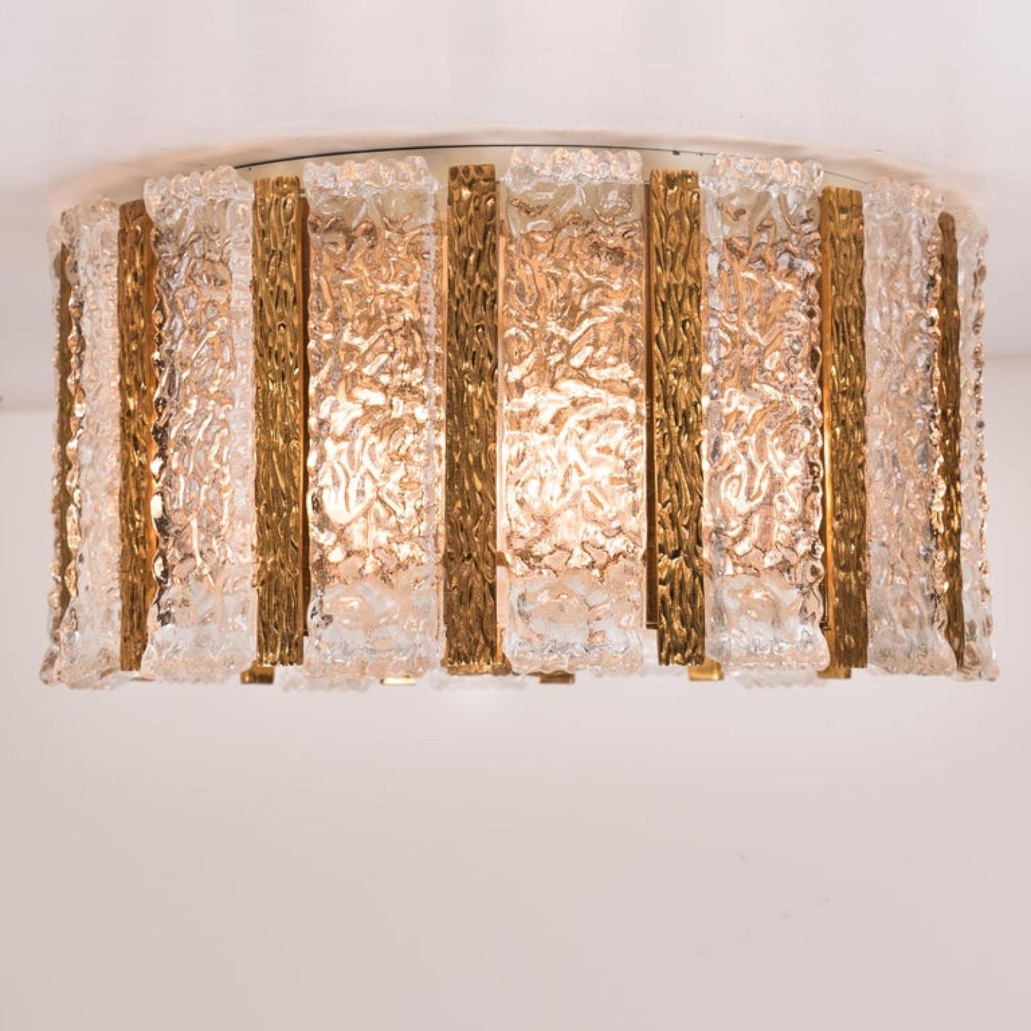 Ensemble de 7 éclairages à tambour en bronze plaqué or, années 1960, Autriche en vente 9