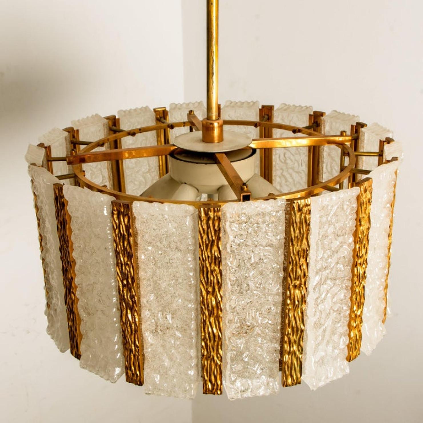Ensemble de 7 éclairages à tambour en bronze plaqué or, années 1960, Autriche Bon état - En vente à Rijssen, NL
