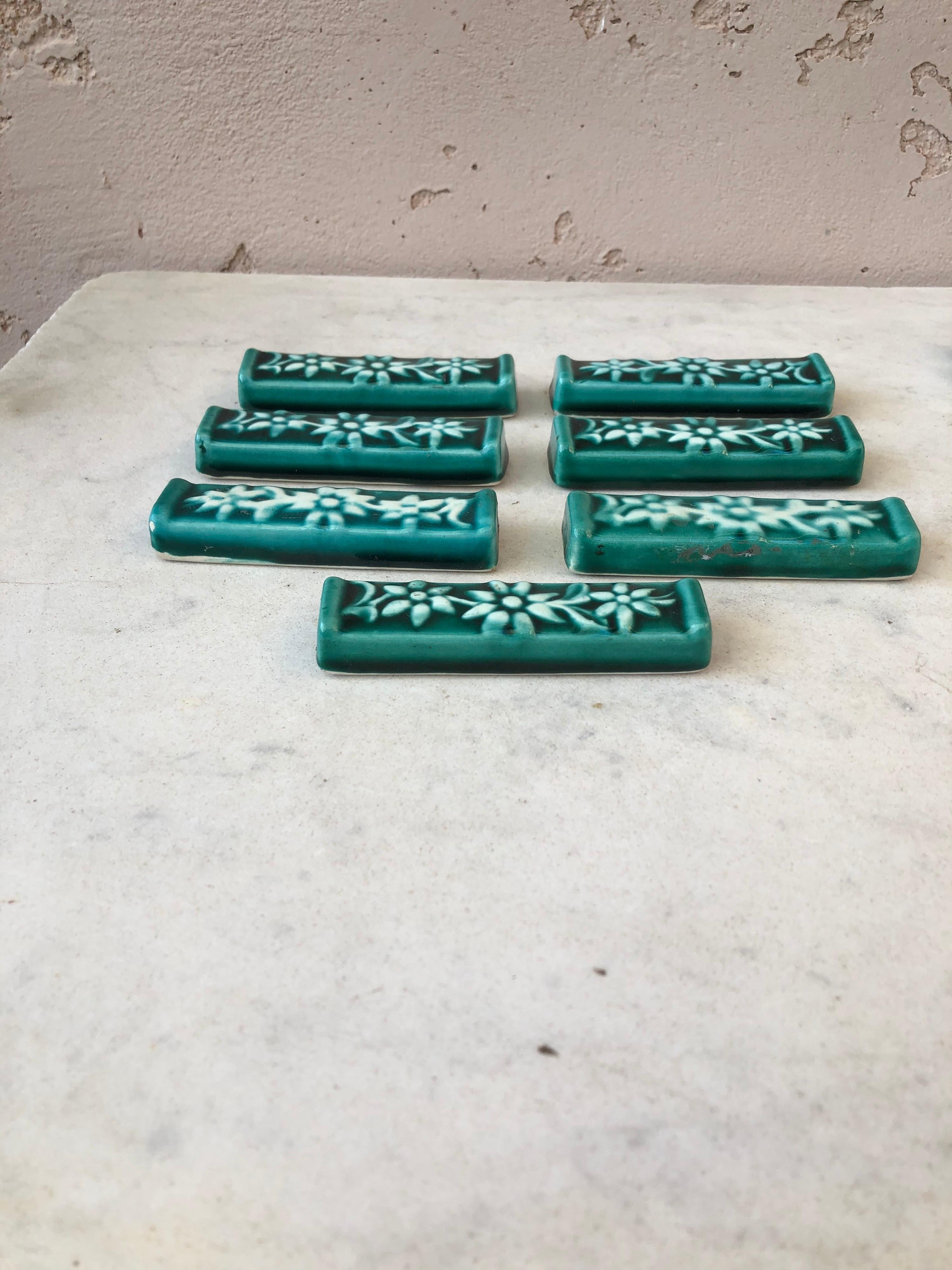 Set of 7 Green Majolica Edelweiss Knife Rests Vallauris, circa 1950 For Sale 2