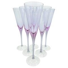 Ensemble de 7 verres français Flutes/tail de chauve-souris Luminarc violets soufflés à la main, années 1970