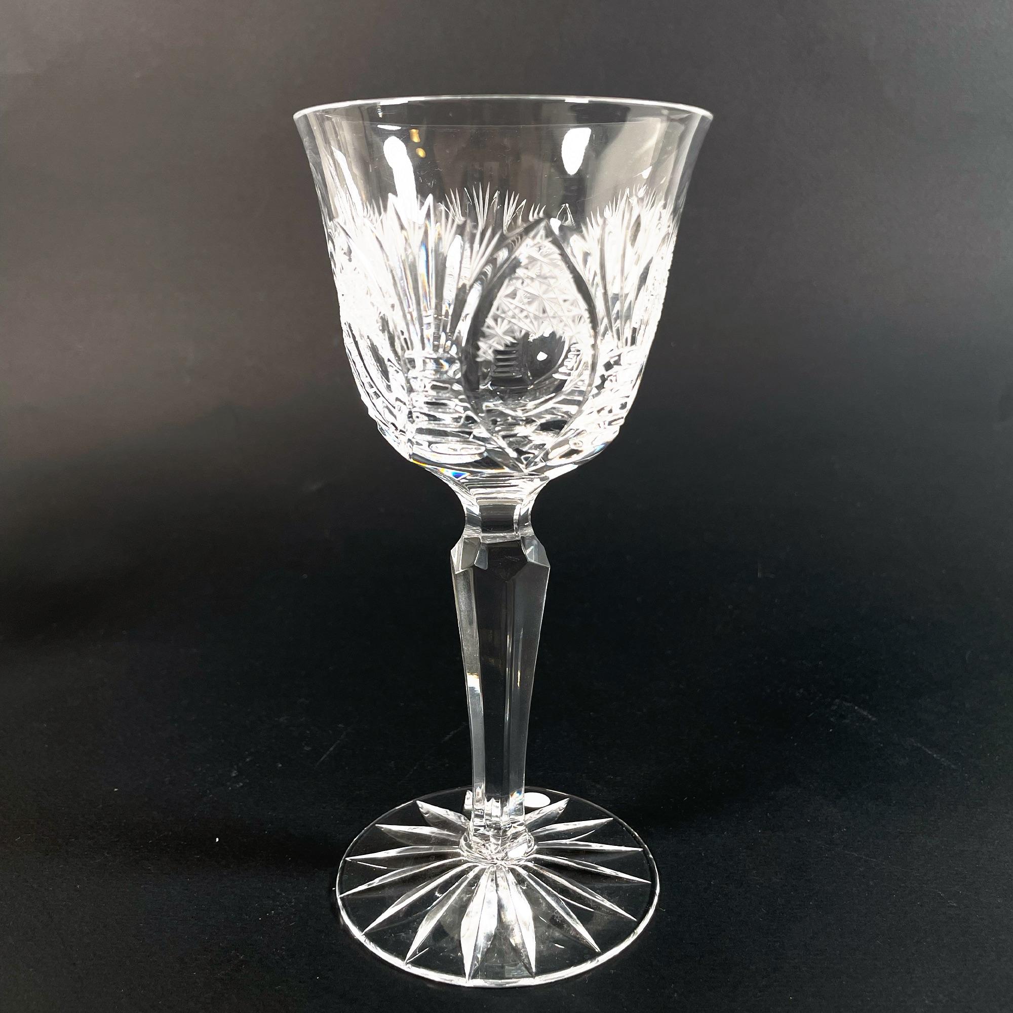 20ième siècle Ensemble de 7 verres de Bohème taillés à la main, années 1980 en vente