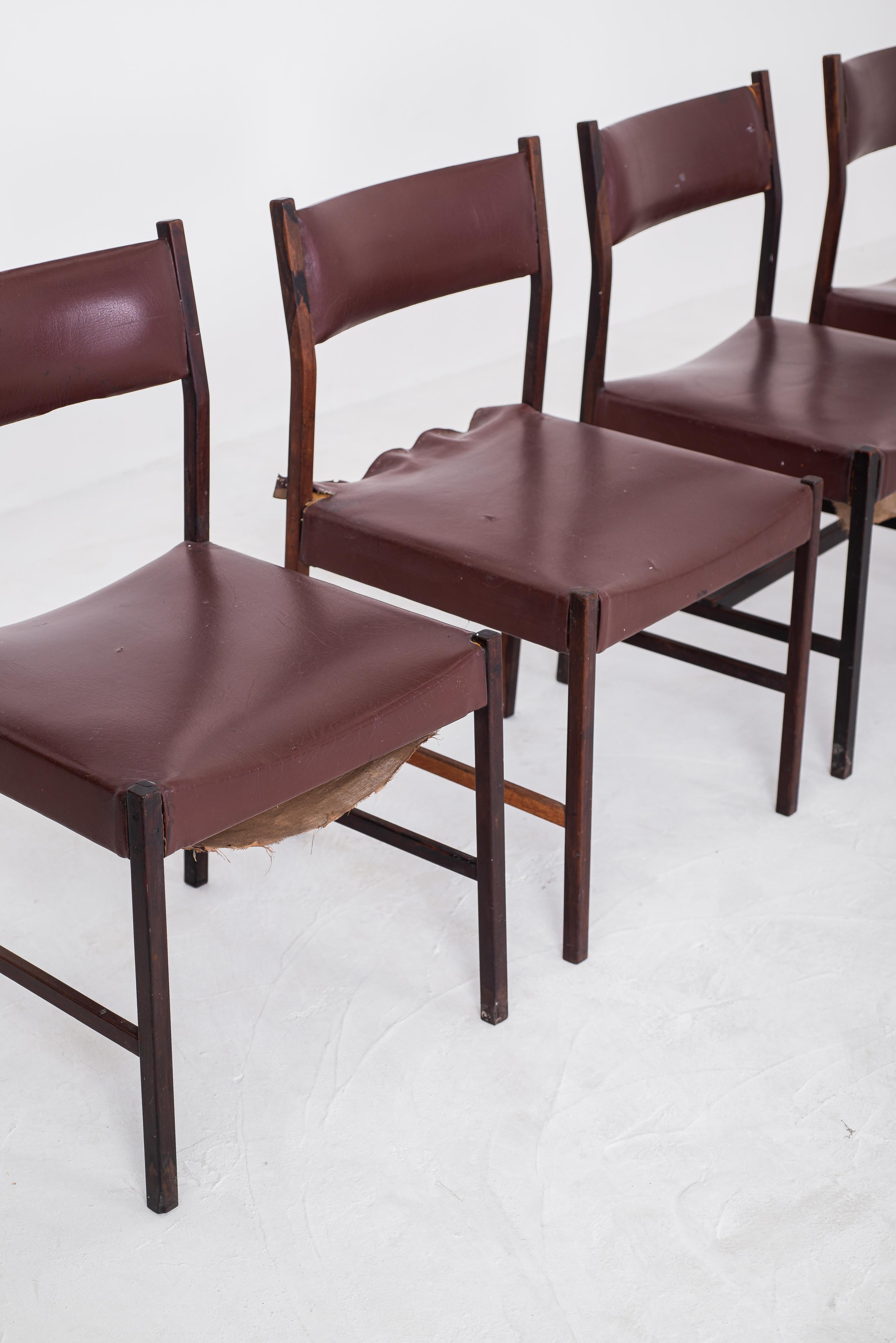 Brazilian Set of 7 Itamaraty Dining Chairs in Original Condition By Jorge Zalszupin, 1959 For Sale