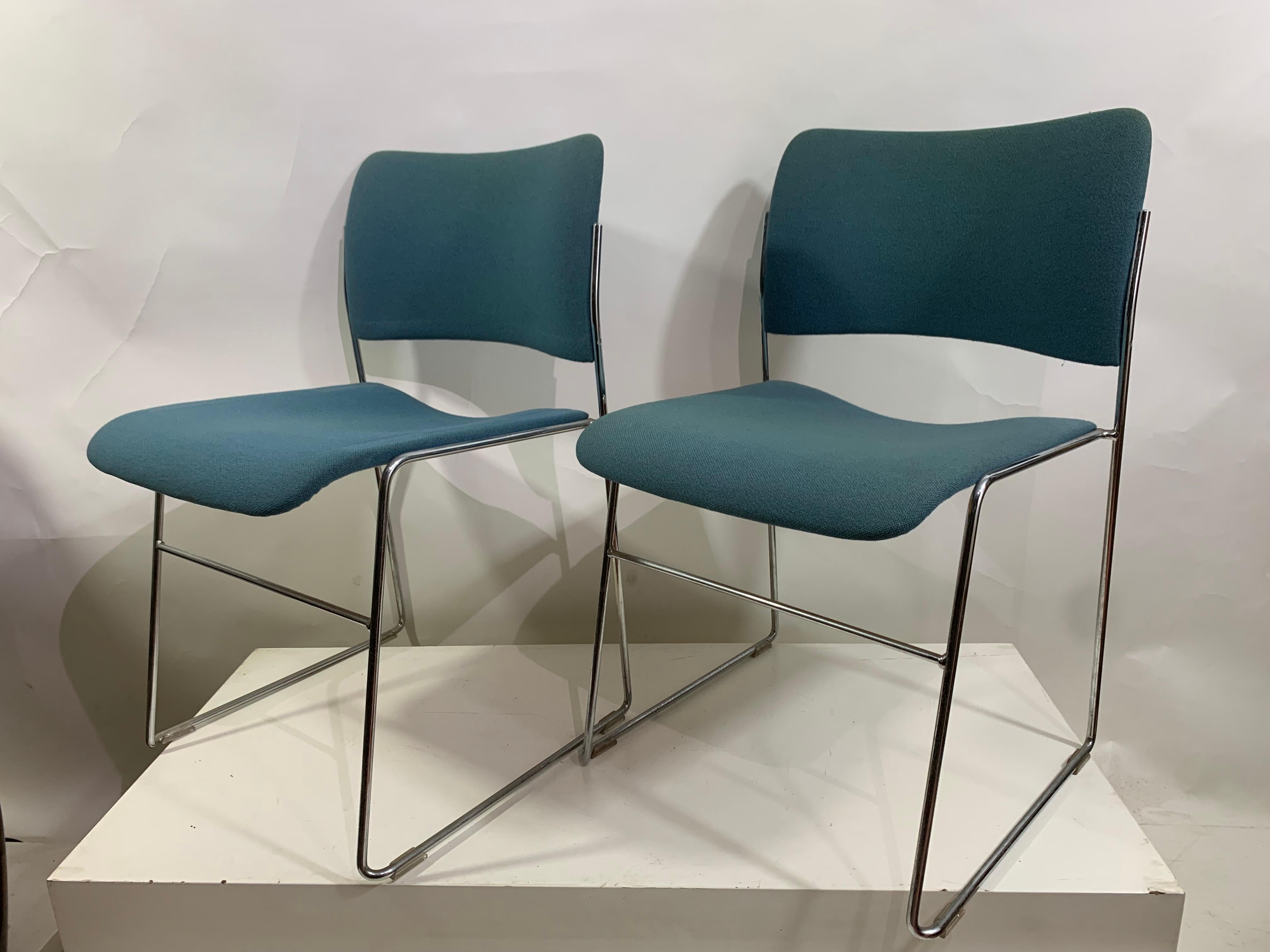 Set of 7-Mid -20th Century4/40 Stackable Dining Chairs by David Rowland for Howe For Sale