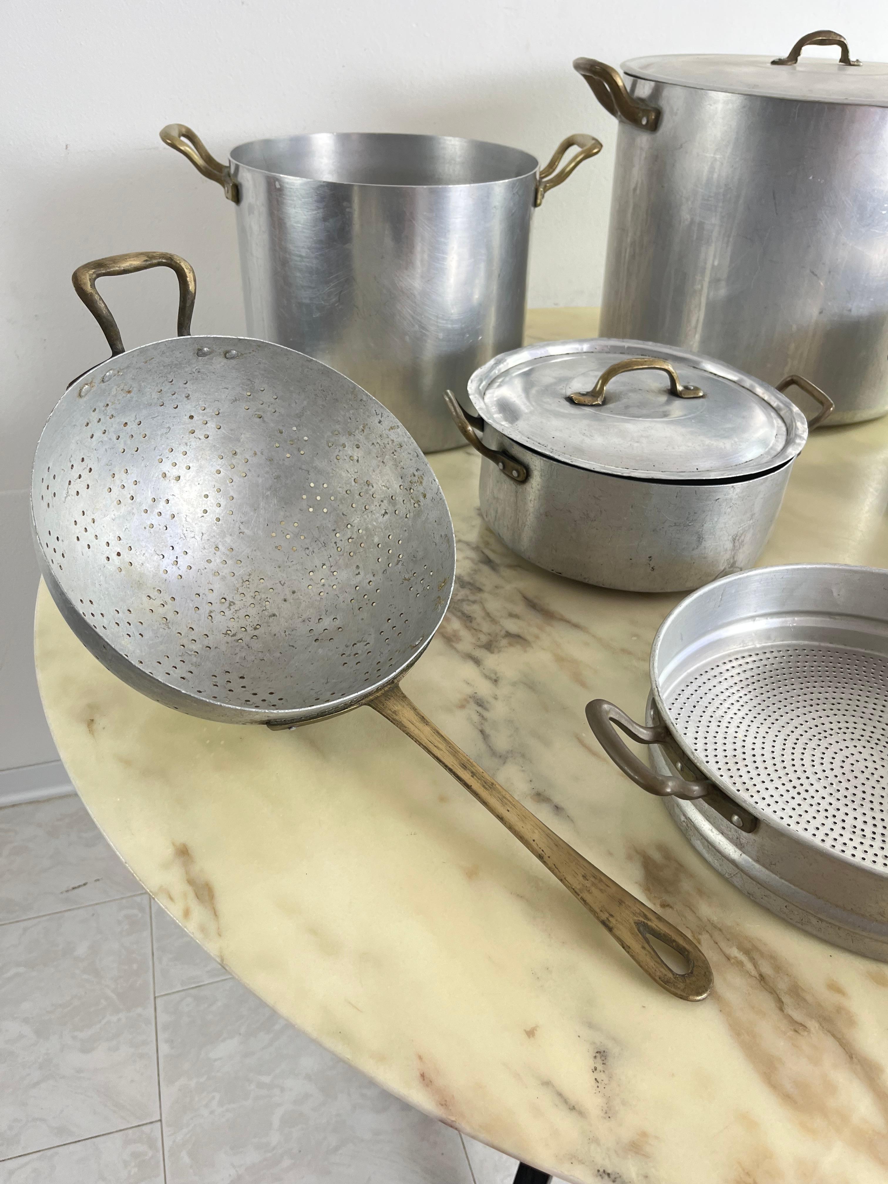 Juego de 7 ollas de aluminio y cobre de mediados de siglo, producción italiana, años 30 Aluminio en venta