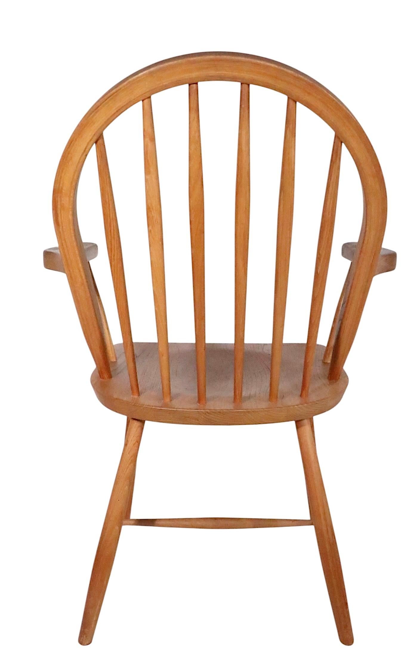 Scandinave moderne Ensemble de 7 chaises de salle à manger de style Windsor de style moderne danois du milieu du siècle KD Sun Furniture en vente