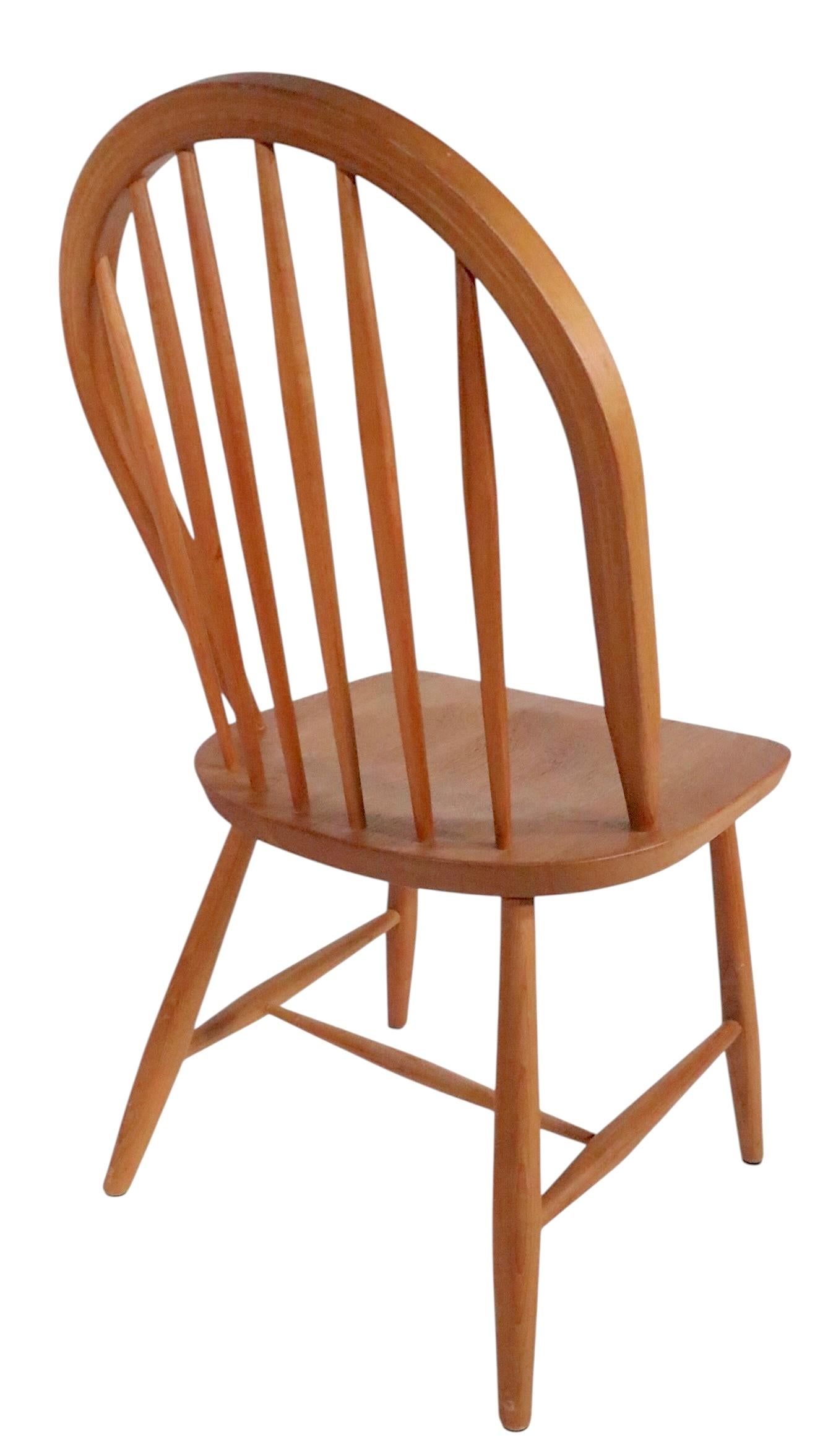 Thaïlandais Ensemble de 7 chaises de salle à manger de style Windsor de style moderne danois du milieu du siècle KD Sun Furniture en vente