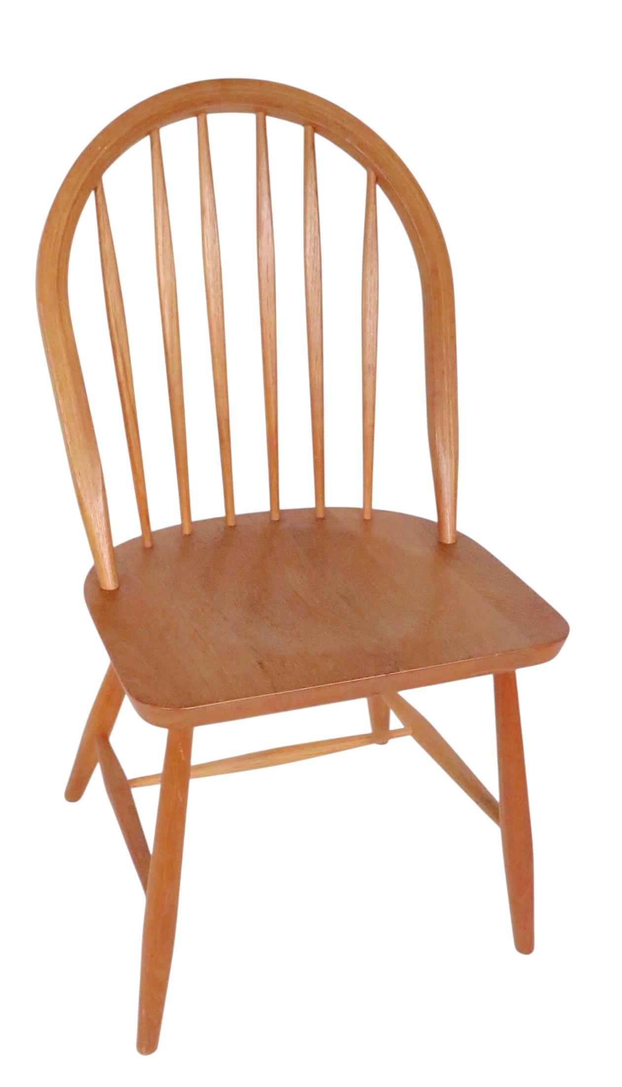 Teck Ensemble de 7 chaises de salle à manger de style Windsor de style moderne danois du milieu du siècle KD Sun Furniture en vente