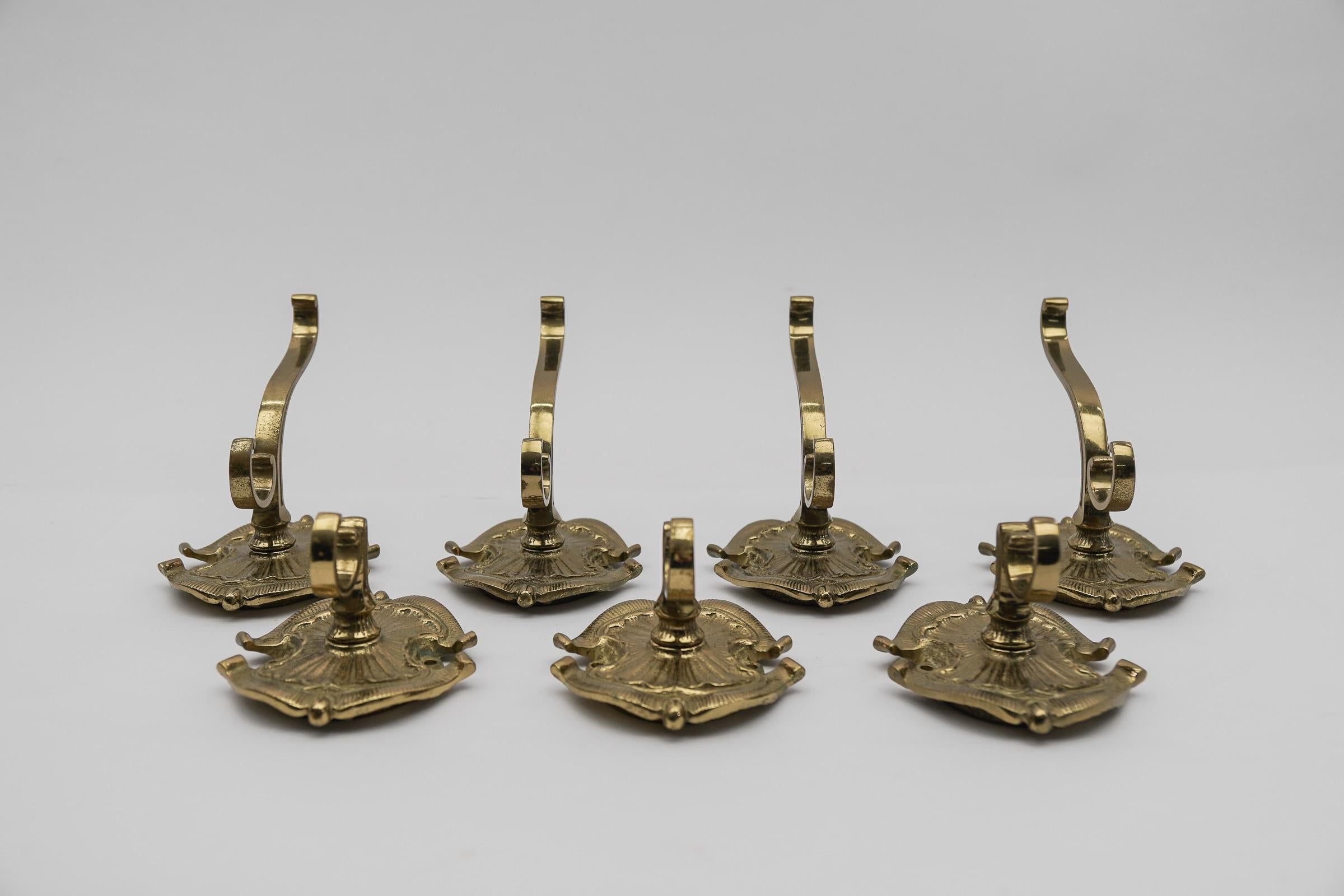 Set of 7 Mid-Century Massive Brass Wall Hooks, Austria, 1960s In Good Condition In Nürnberg, Bayern