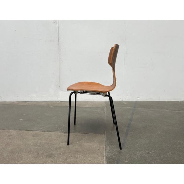 Set di 7 sedie impilabili di metà secolo modello 3103 Hammer di Arne Jacobsen, anni '60 in vendita 4