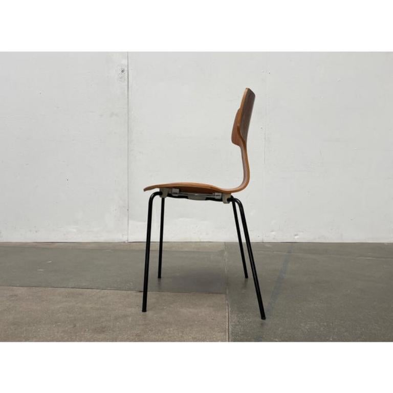 Set di 7 sedie impilabili di metà secolo modello 3103 Hammer di Arne Jacobsen, anni '60 in vendita 1