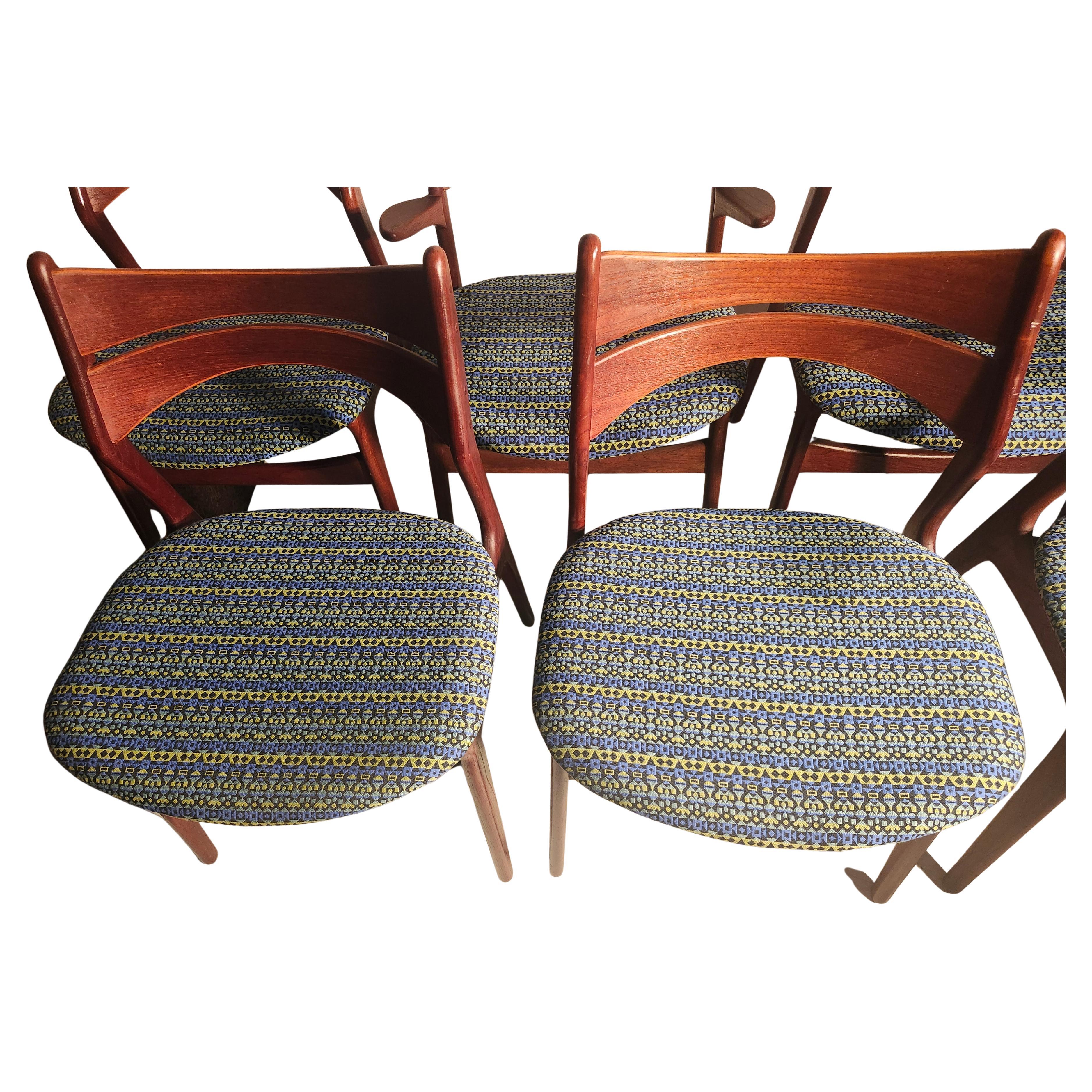 Juego de 7 sillas de comedor modernas de mediados de siglo de Erik Buch 2 sillones escandinavos Escandinavo moderno en venta