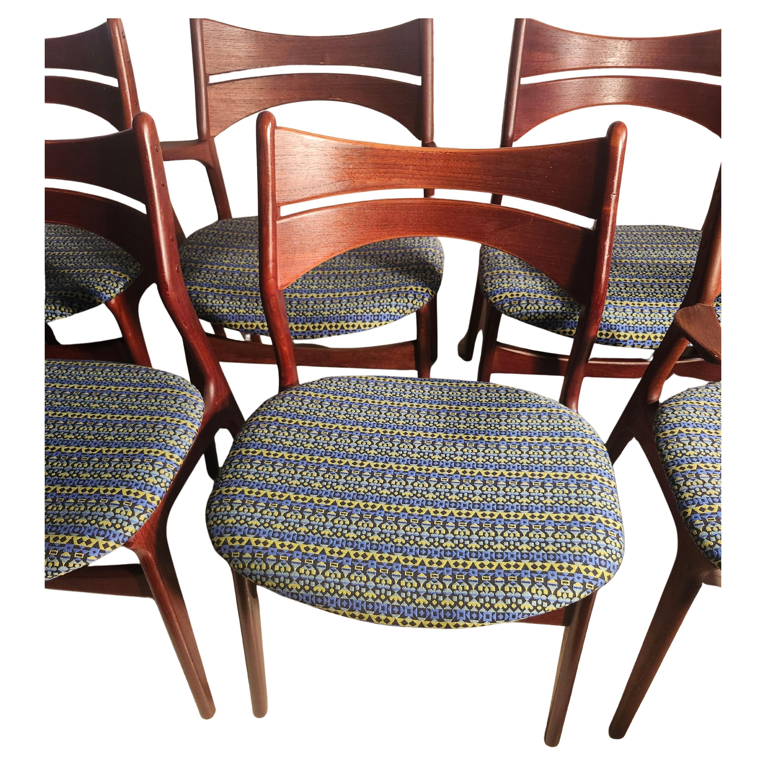 Juego de 7 sillas de comedor modernas de mediados de siglo de Erik Buch 2 sillones escandinavos en Bueno estado para la venta en Port Jervis, NY