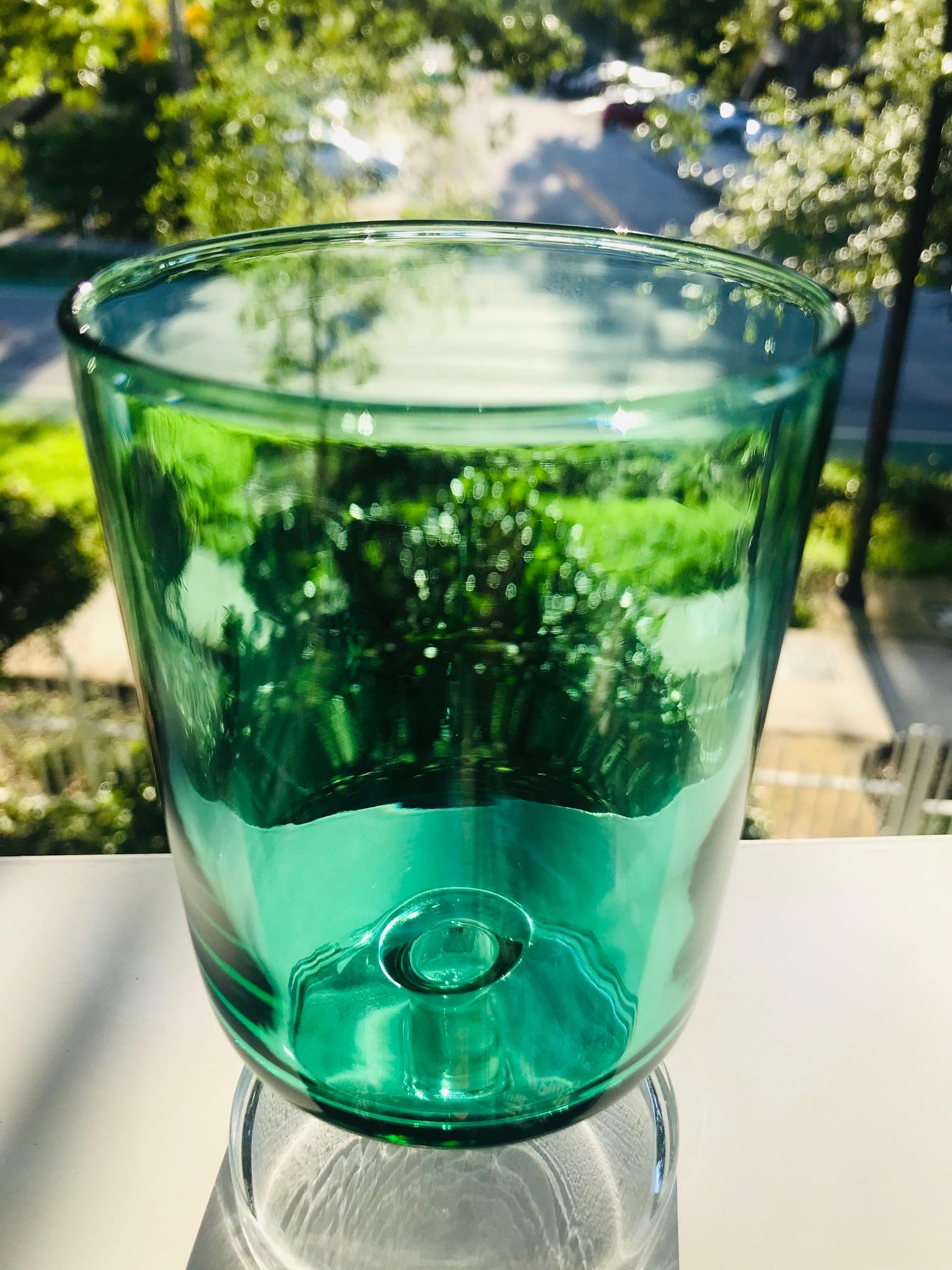 Set of 7 Mid-Century Modern French Crystal Wine Glasses in Emerald, 1960s 5