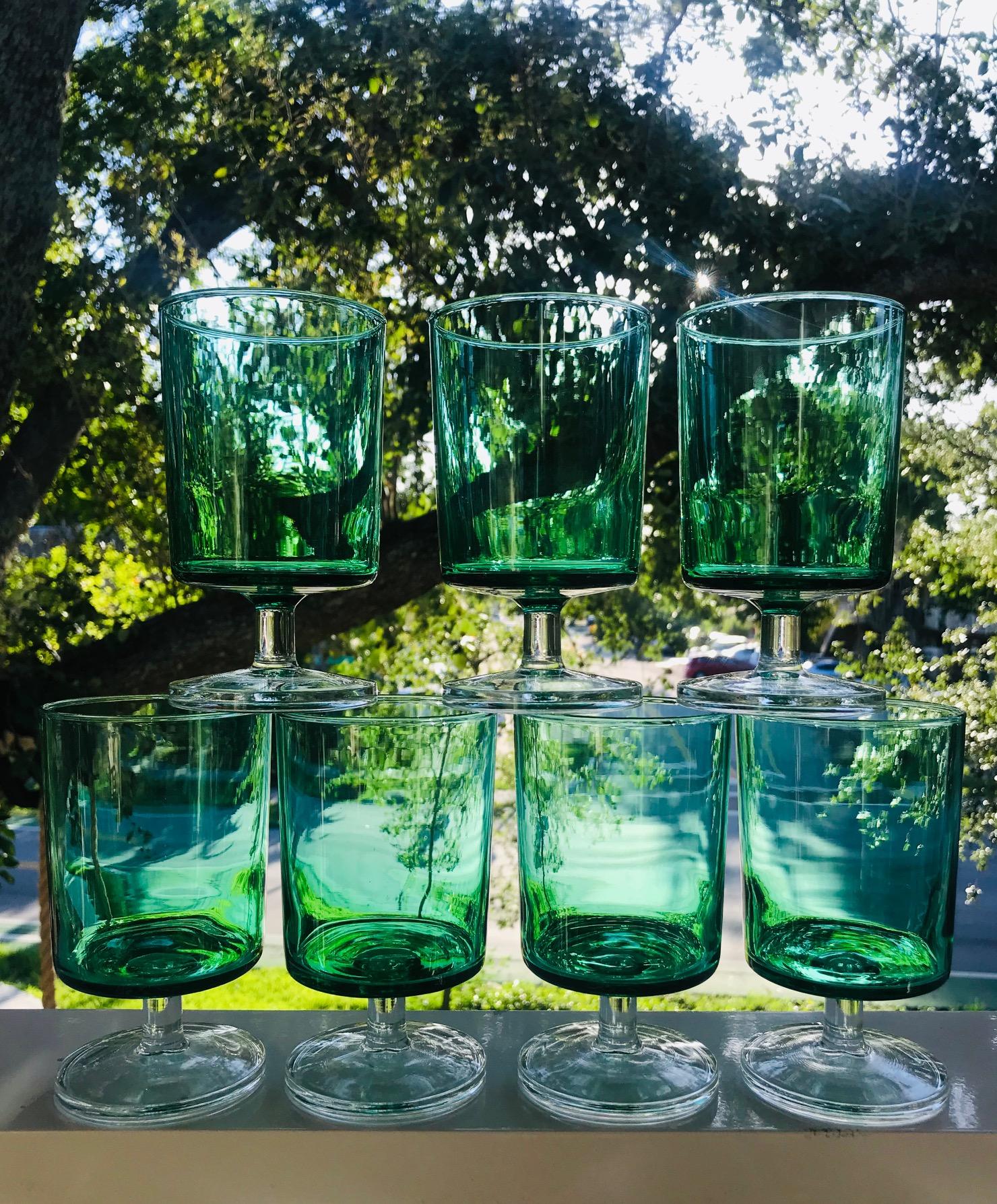 Set of 7 Mid-Century Modern French Crystal Wine Glasses in Emerald, 1960s 1