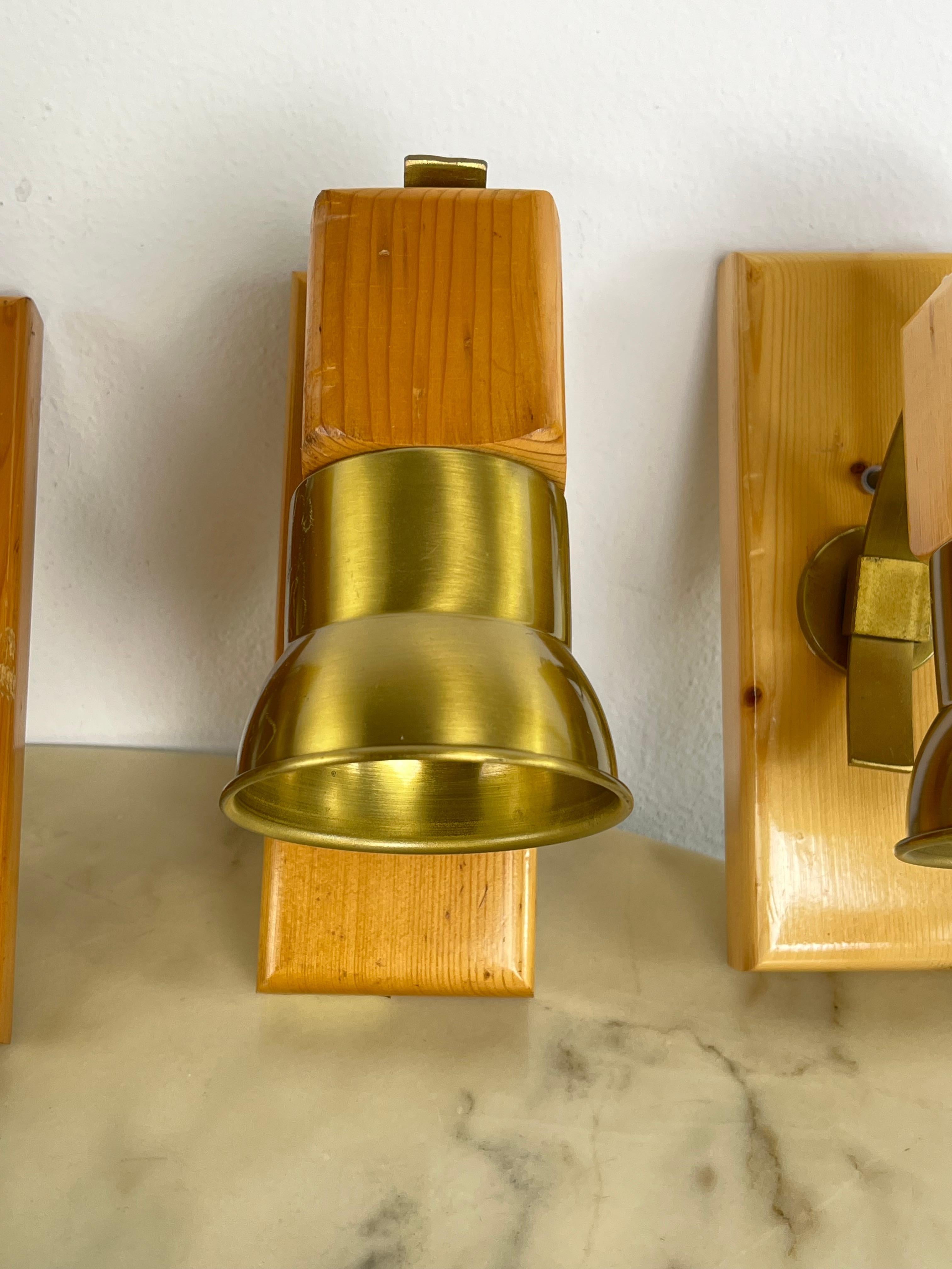 Set Of 7 Mid-Century Wood And Brass Wall Lamps Italian Design 1960s For Sale 8