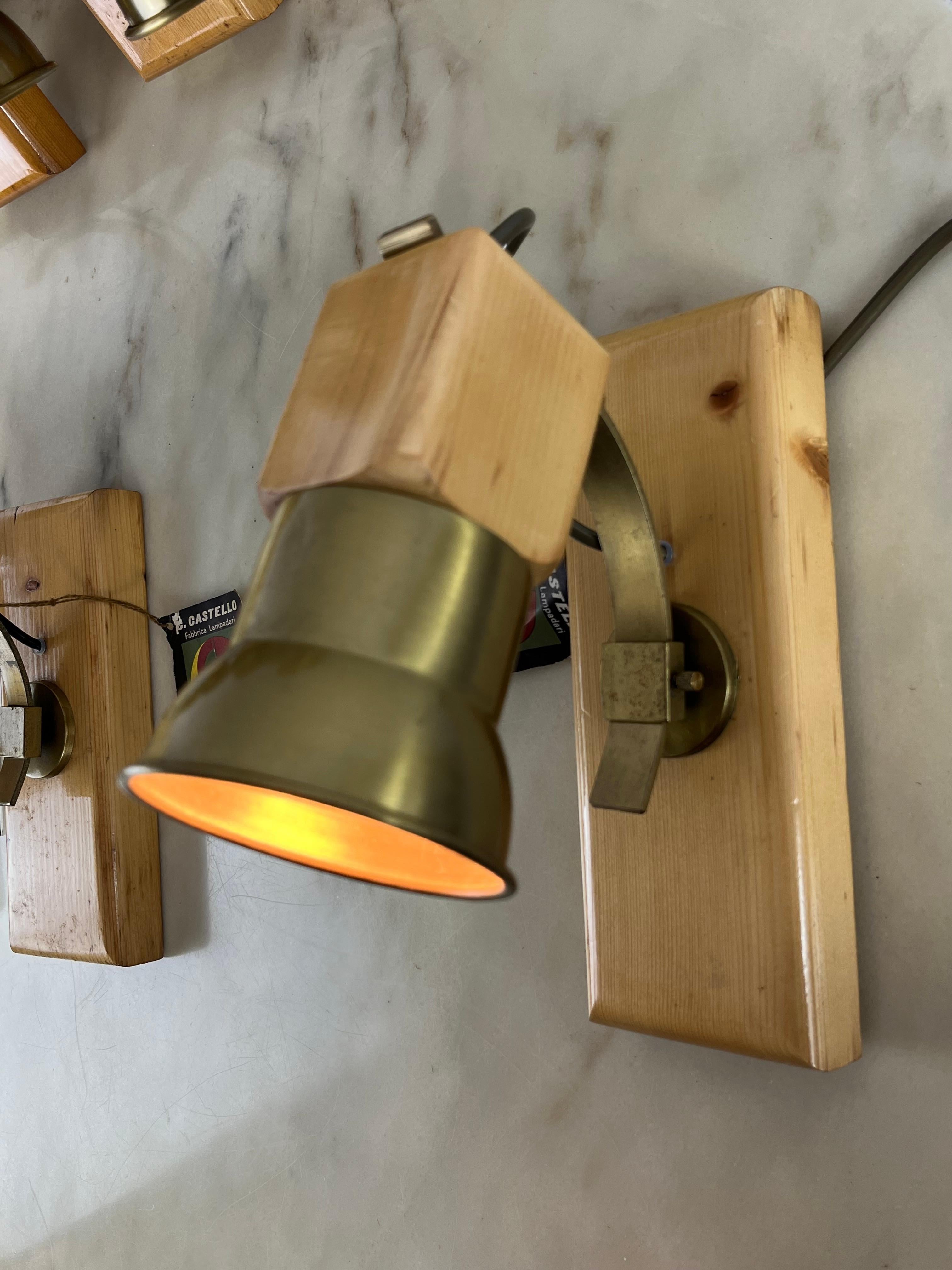 Ensemble de 7 lampes murales en Wood et laiton du milieu du siècle, design italien, années 1960 Bon état - En vente à Palermo, IT