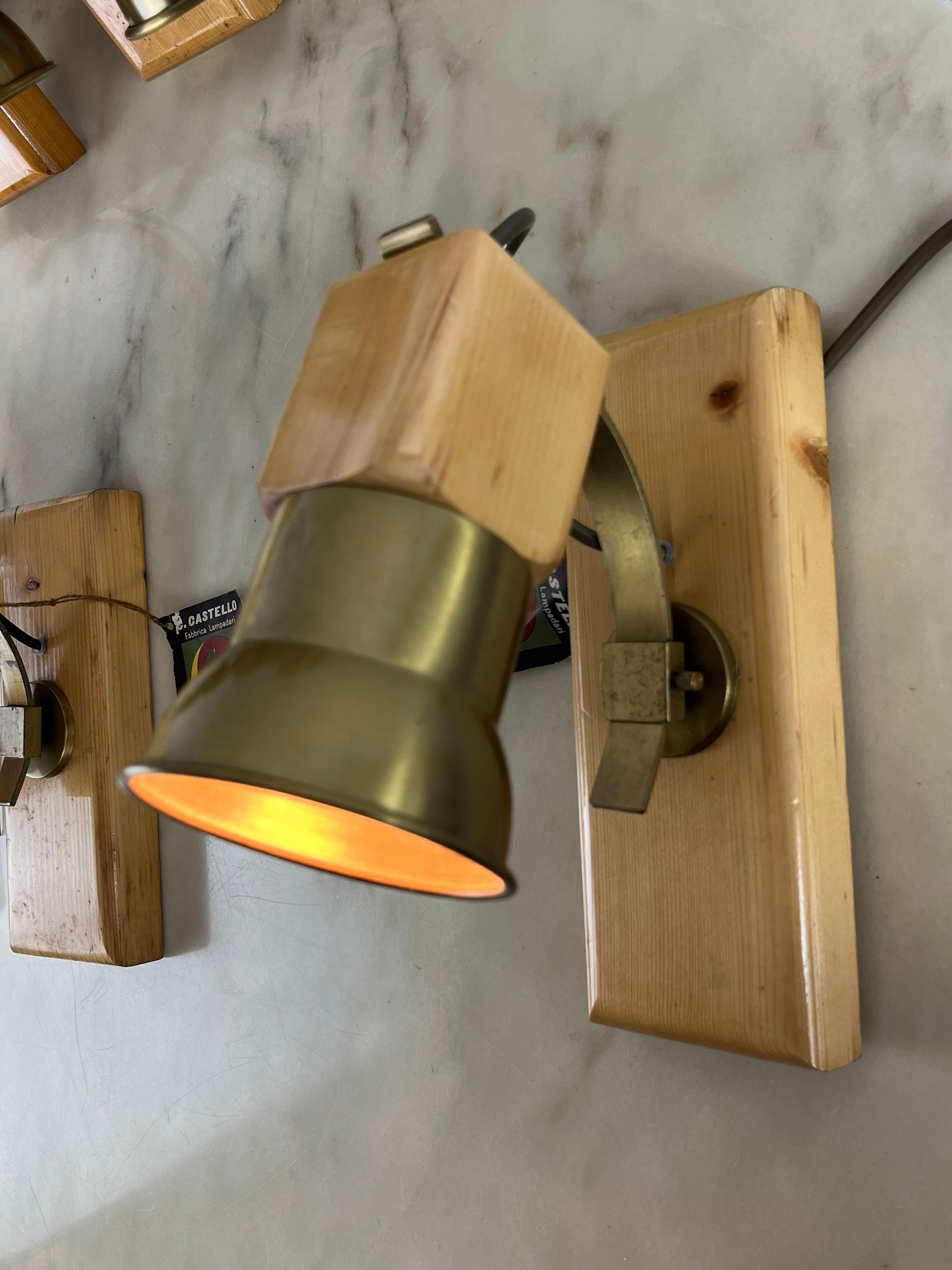 Set Of 7 Mid-Century Wood And Brass Wall Lamps Italian Design 1960s In Good Condition For Sale In Palermo, IT