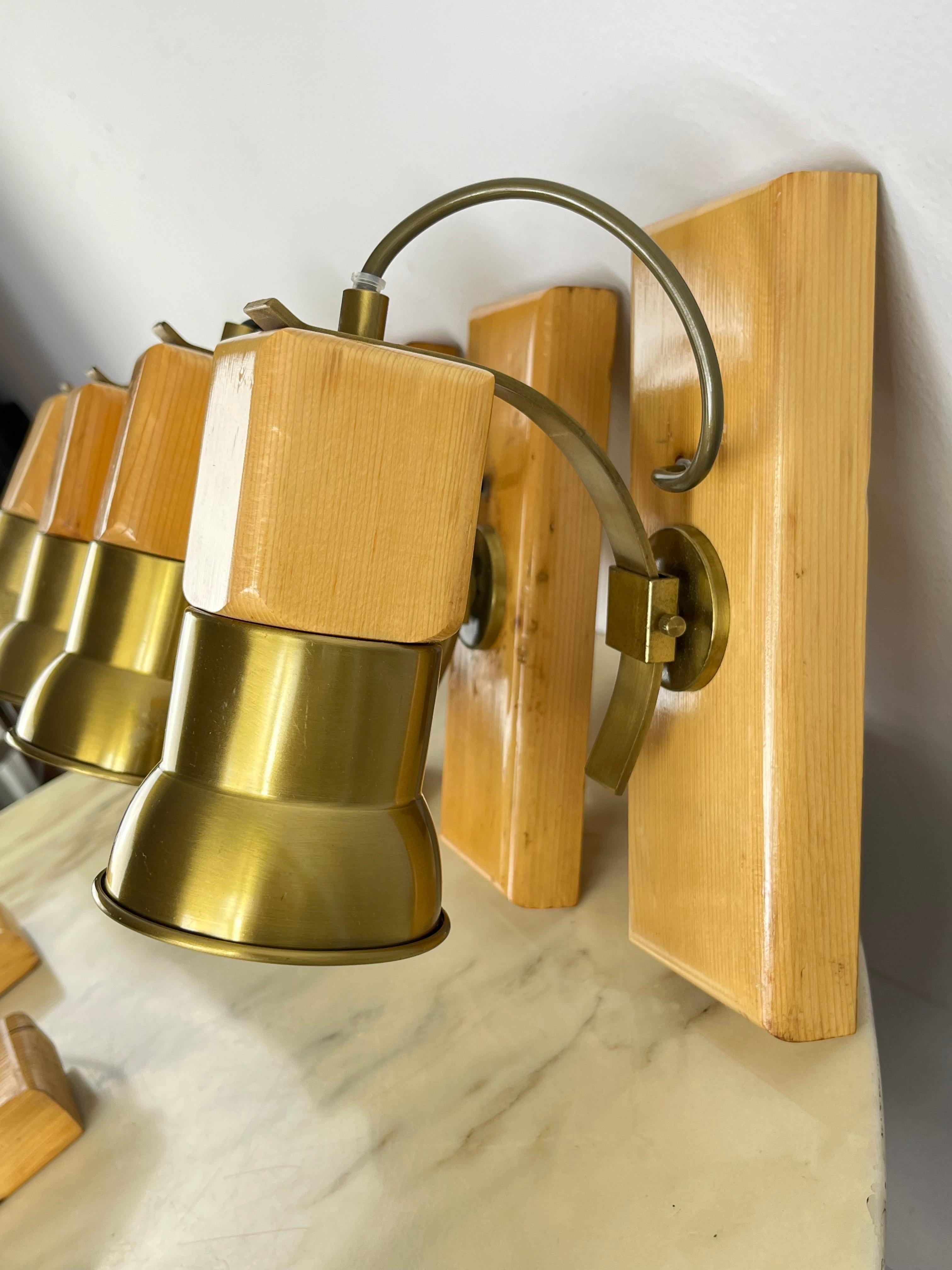 Set Of 7 Mid-Century Wood And Brass Wall Lamps Italian Design 1960s For Sale 1
