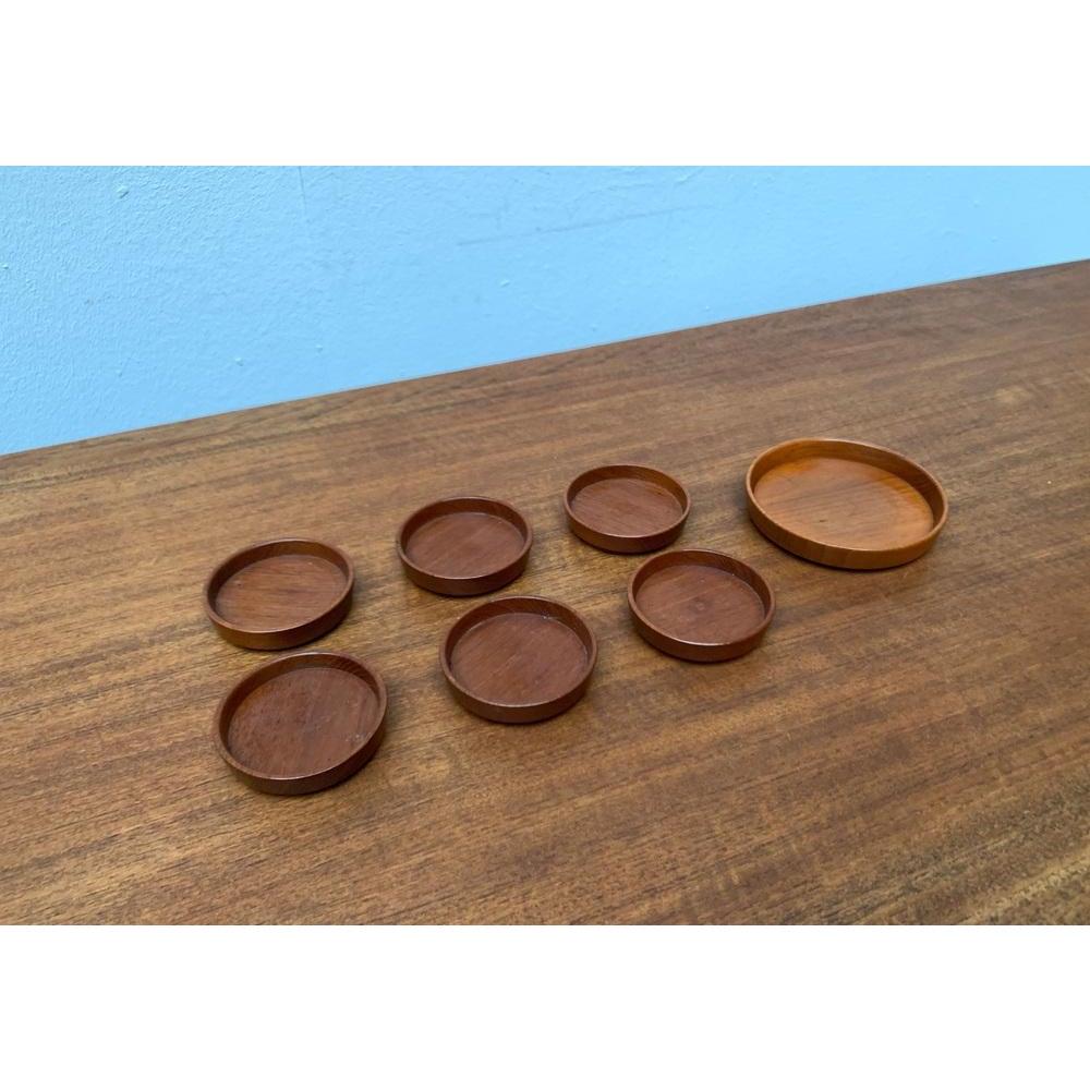 Mid-Century Wooden Bowls, 1960s, Set of 7, in Very Good conditions. Designed 1960 to 1969.

Additional information:
Materials: Wood
Color: Brown
Styles: Mid-Century Modern
Item Type: Vintage, Antique or Pre-owned
Dimensions: 4.72ʺW × 4.72ʺD ×