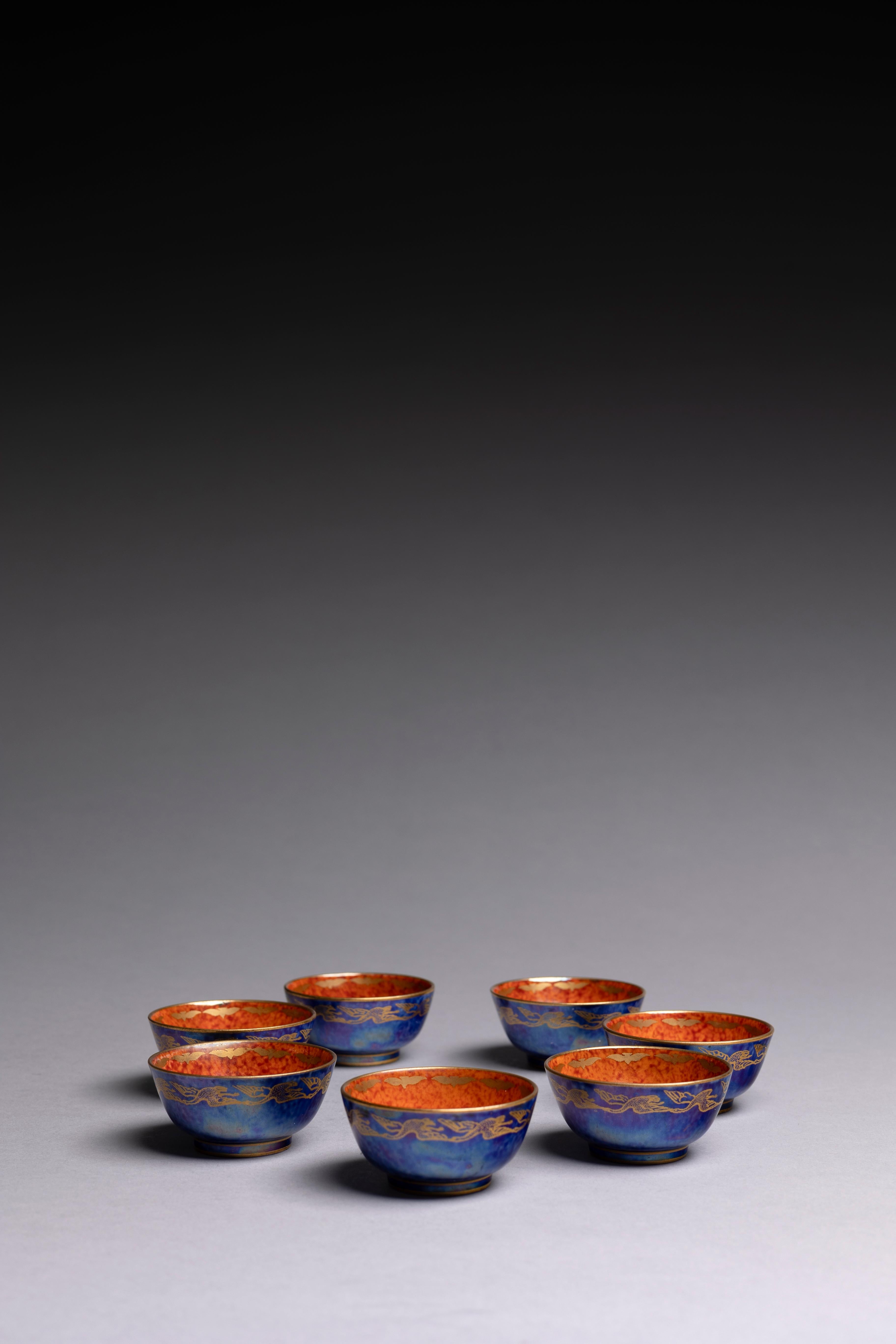 Art Nouveau Set di 7 ciotole in miniatura Wedgwood Lustre di Daisy Makeig-Jones in vendita