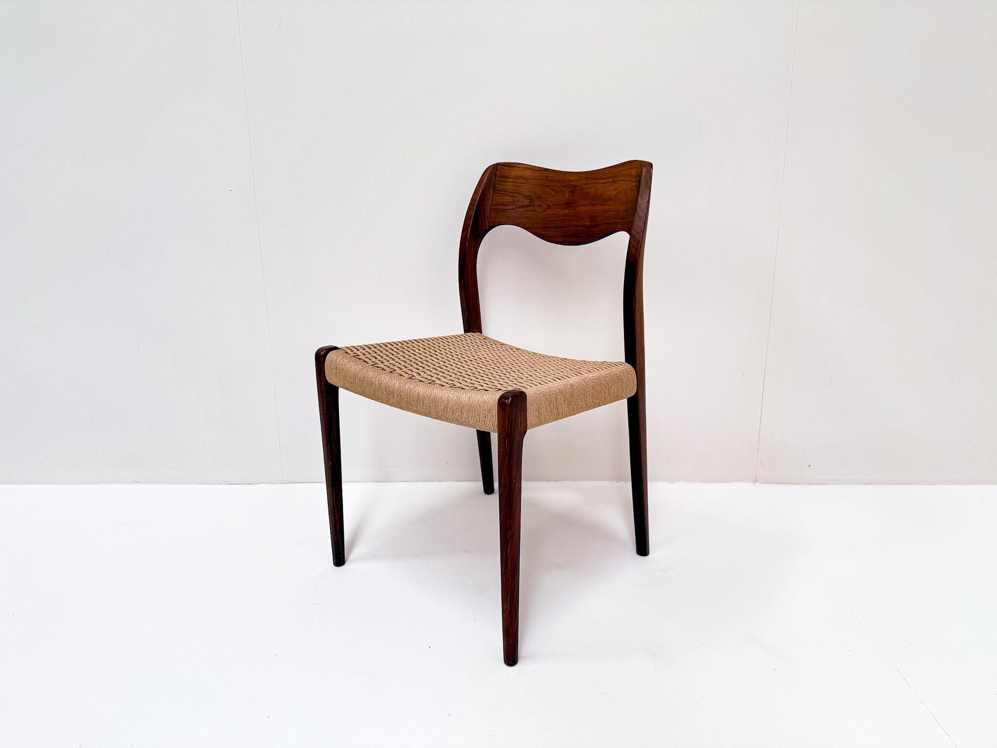 Mid-Century Modern Set of 7 Niels Møller Model 71 Rosewood Dining Chairs, Denmark 1960s en vente