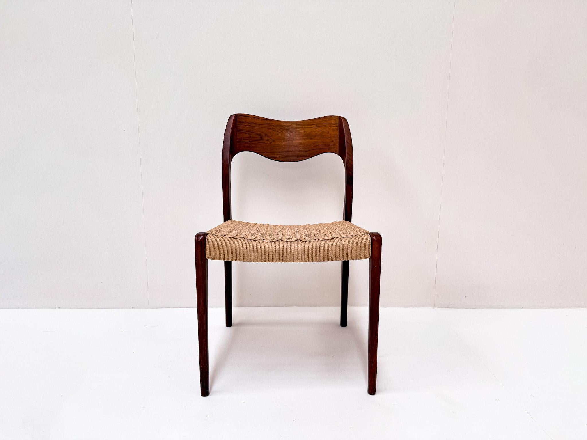 Milieu du XXe siècle Set of 7 Niels Møller Model 71 Rosewood Dining Chairs, Denmark 1960s en vente