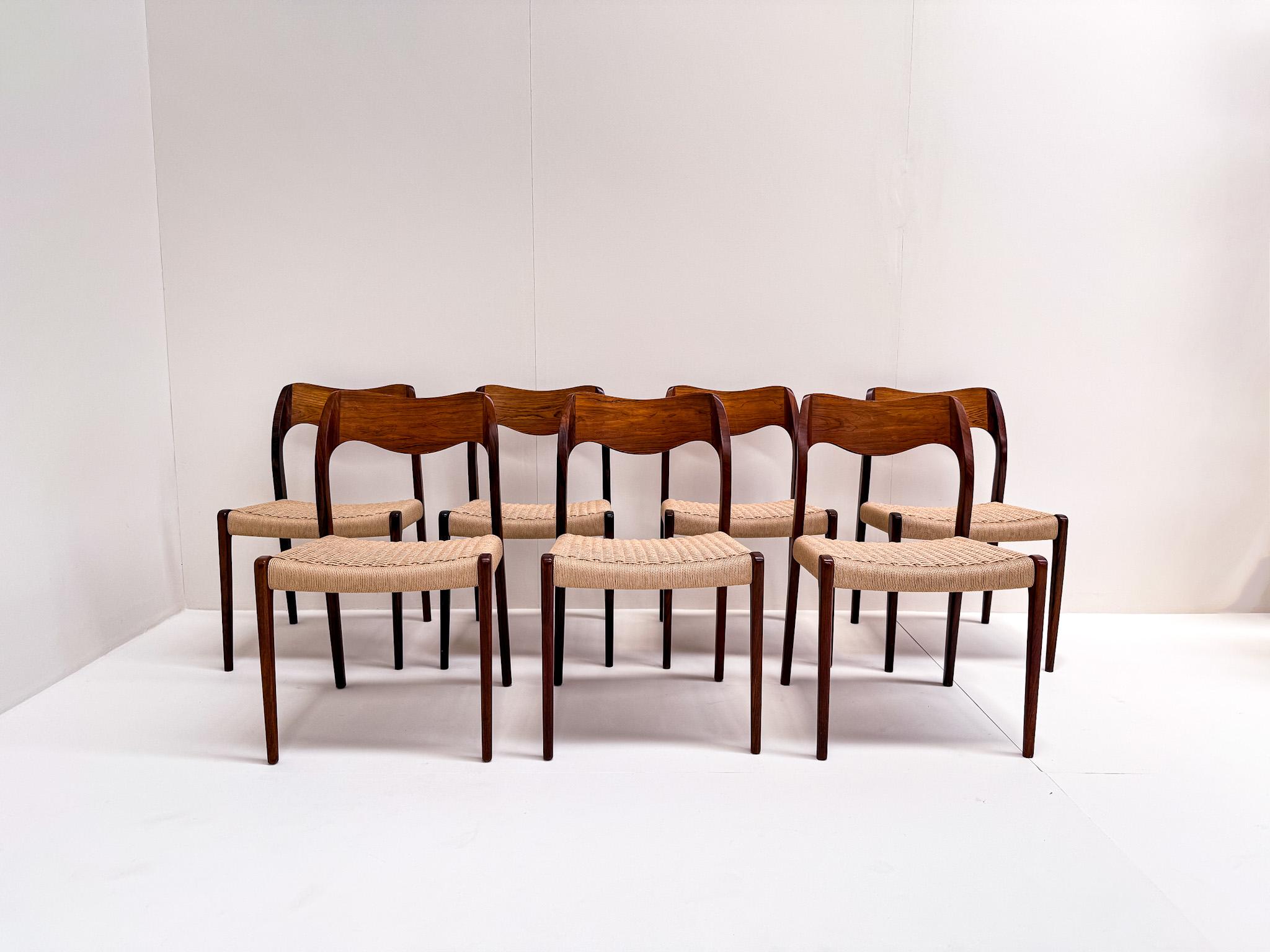 Set of 7 Niels Møller Model 71 Rosewood Dining Chairs, Denmark 1960s en vente