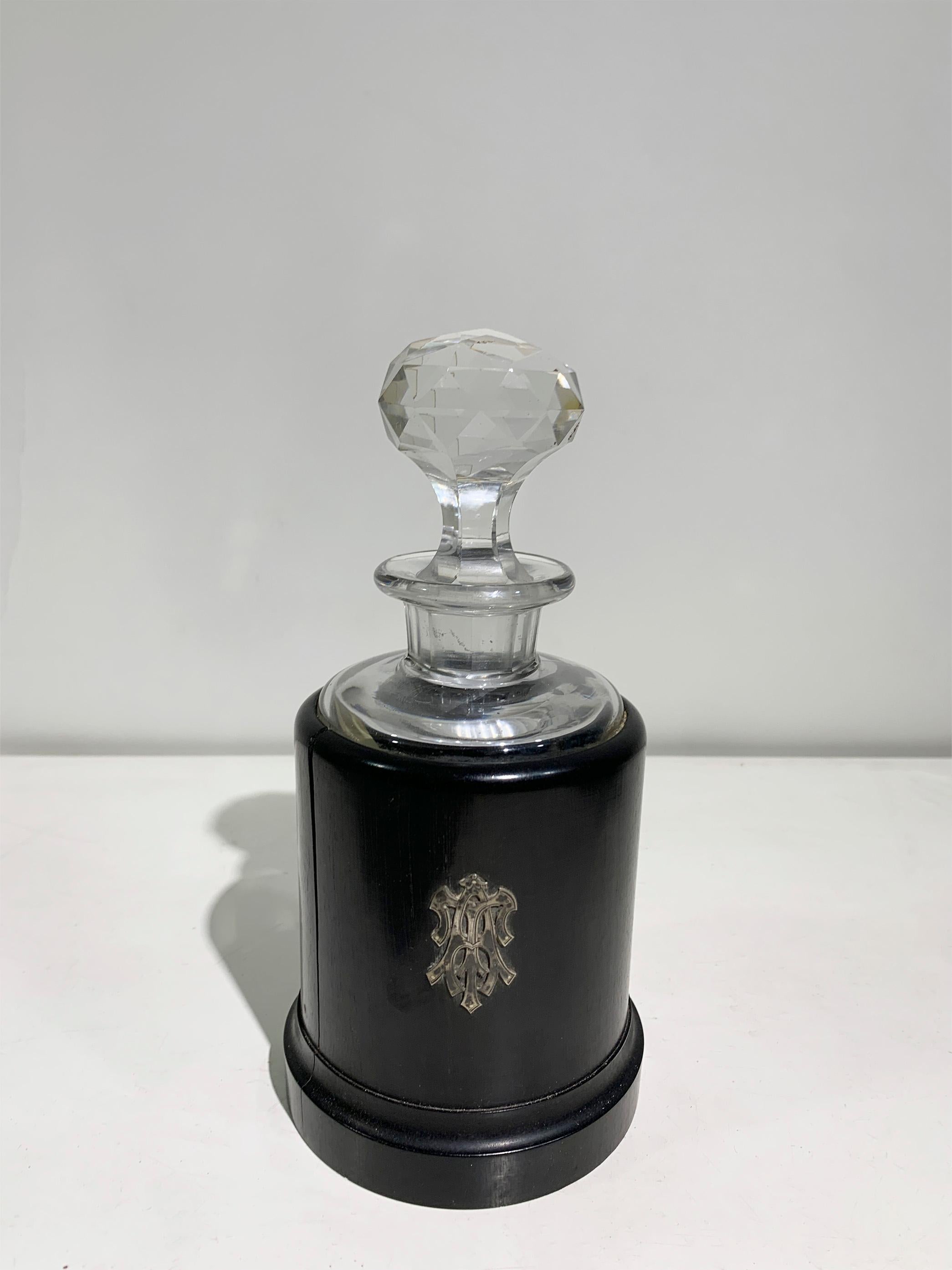 Edoardiano Set di vanità antiche da 7 pezzi, in cristallo, ebano e argento Monogram in vendita