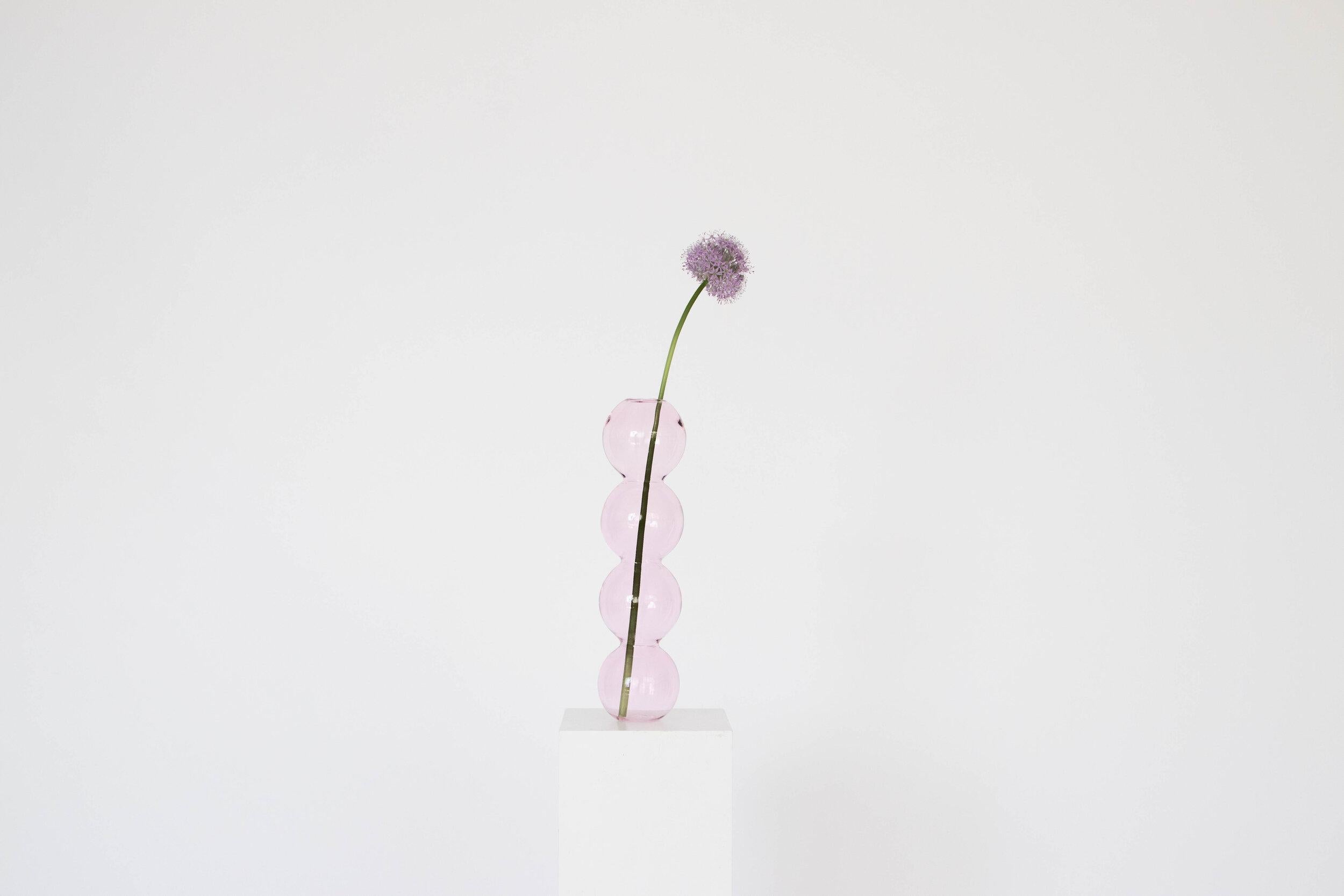 Ein Satz von 7 rosa Blasenvasen von Valeria Vasi
Handgefertigt in Barcelona, 2021
MATERIALIEN: Glas
Abmessungen: 38 x 10 cm
Auch erhältlich in: klar, türkis, blau. 

Eine skulpturale Vase, die in Barcelona von einem geschickten lokalen