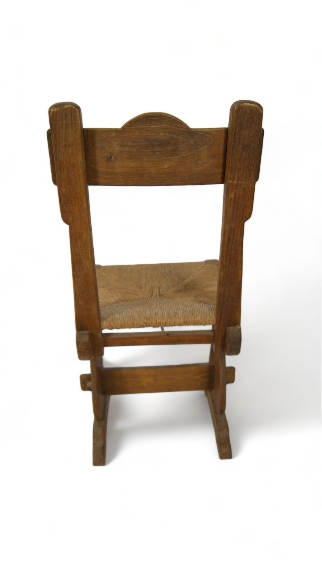 19th Century Set of 7 rustic chairs For Sale