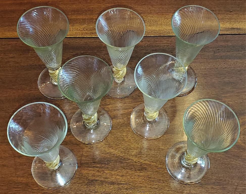 Set of 7 Salviati Venetian Gold Fleck Tall Champagne Flutes In Excellent Condition In Dallas, TX