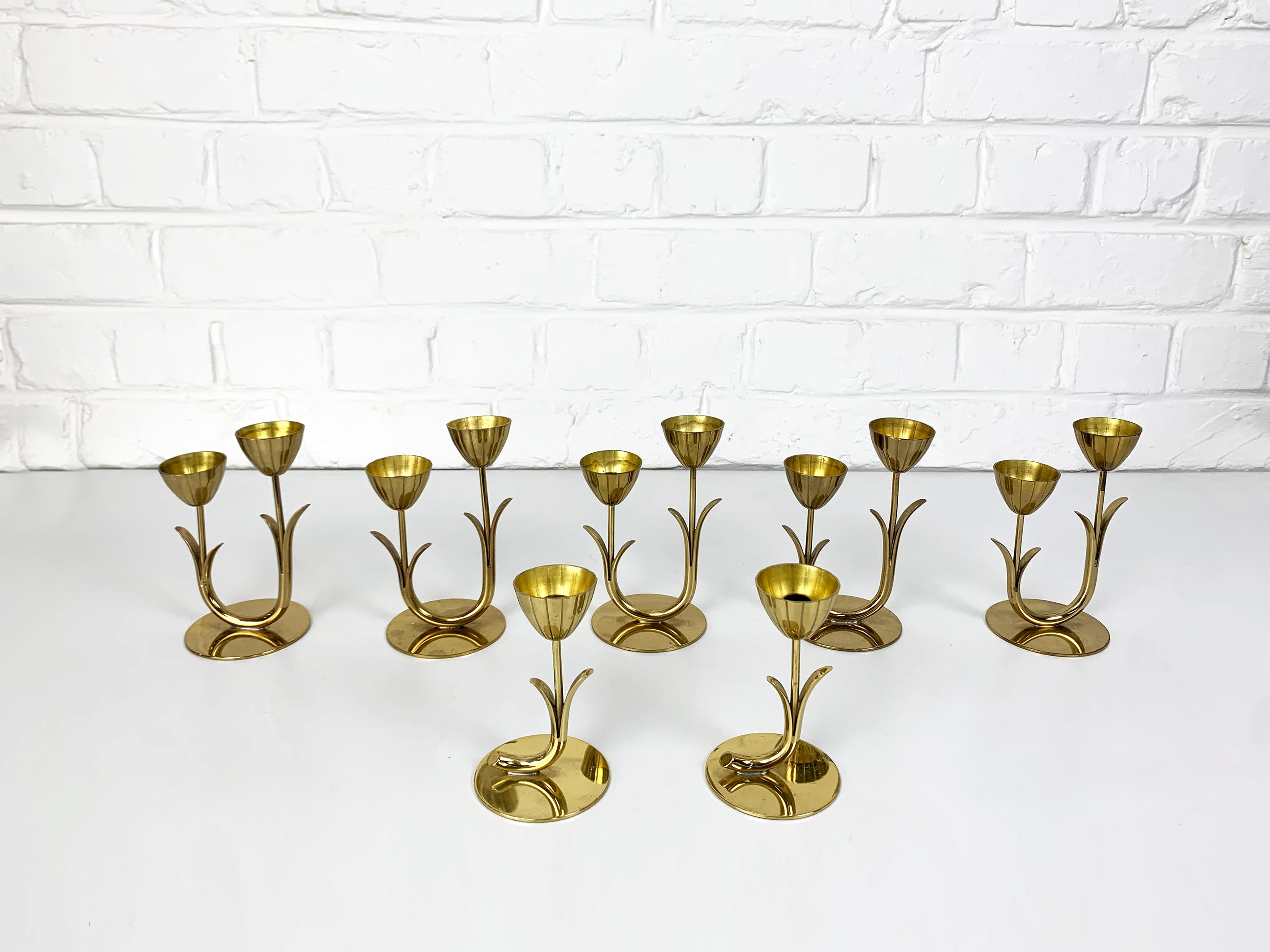 Scandinave moderne Ensemble de 7 chandeliers scandinaves en laiton, Gunnar Ander Metal Sweden 1950s en vente